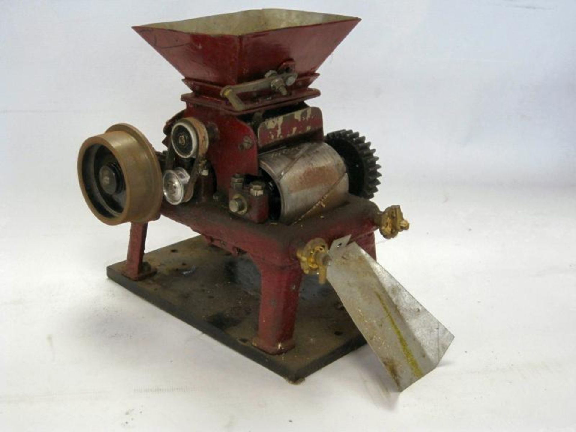 Richard & Chandler scale model roller mill, fully adjustable 10 x 8 x 6 inches