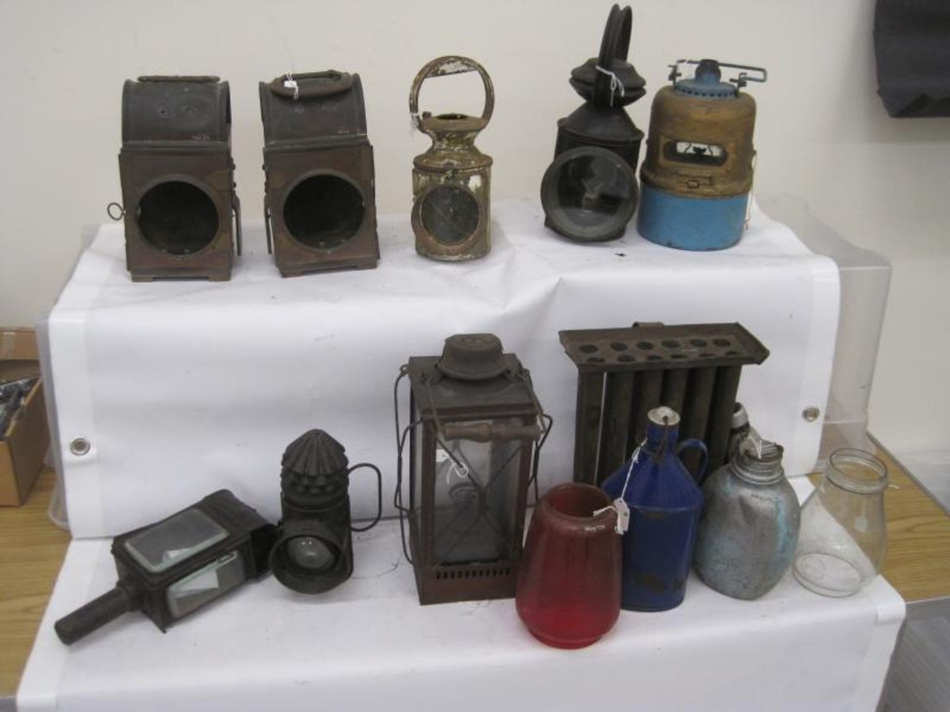 Quantity of oil lamps & carriage lamps etc. (ex-Holkham Hall)