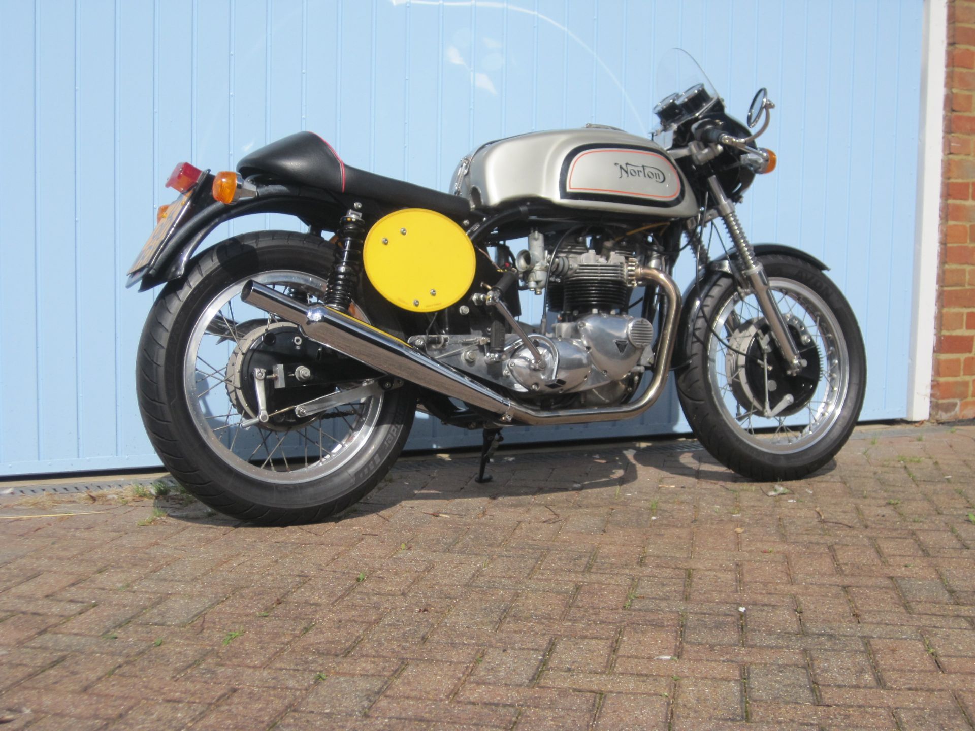 1987 750cc Brooklands Triton Reg. No. Q910 WRX Frame No. GB500 87625 Engine No. TR7RVJA23494 This - Image 2 of 15