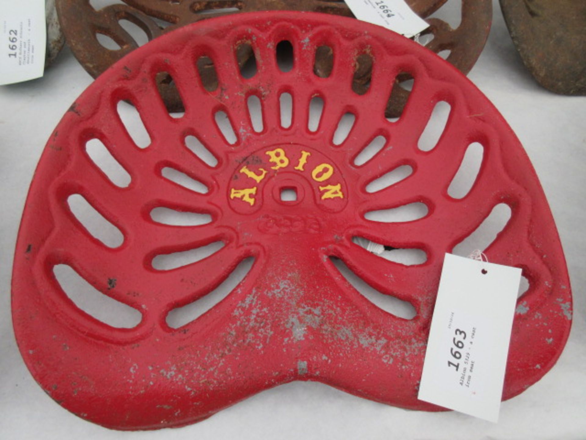 Albion 5329 - a cast iron seat