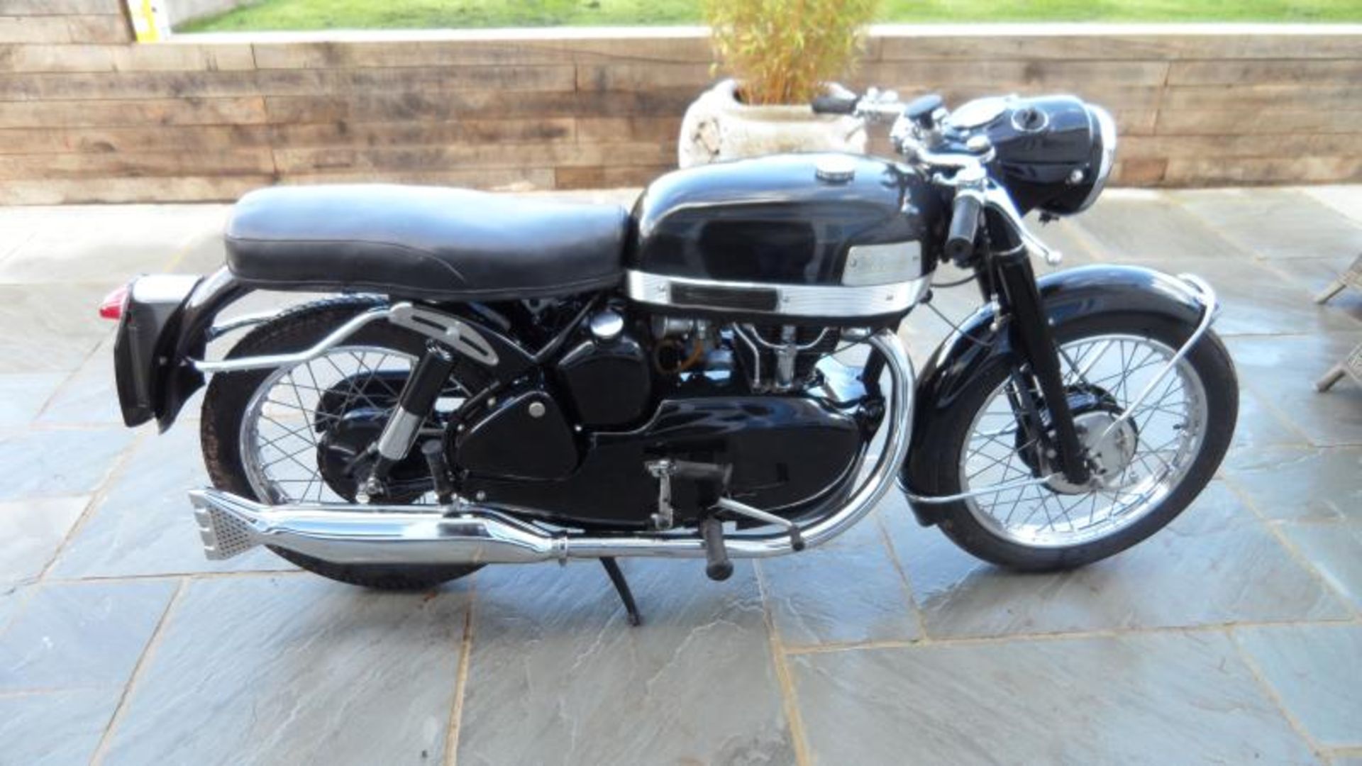 1965 350cc Velocette Viper V Line Reg. No. DRD 769C Frame No. RS18510 Engine No. VR4479 Purchased - Image 3 of 3