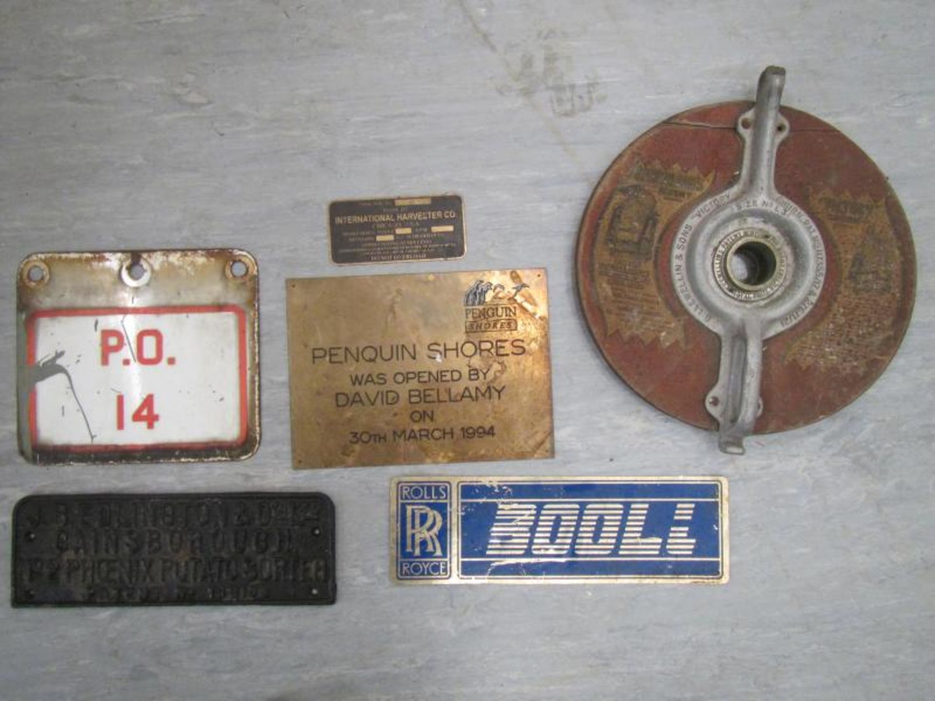 Collection of plates and plaques to inc' RR, International Harvester etc t/w butter churn top