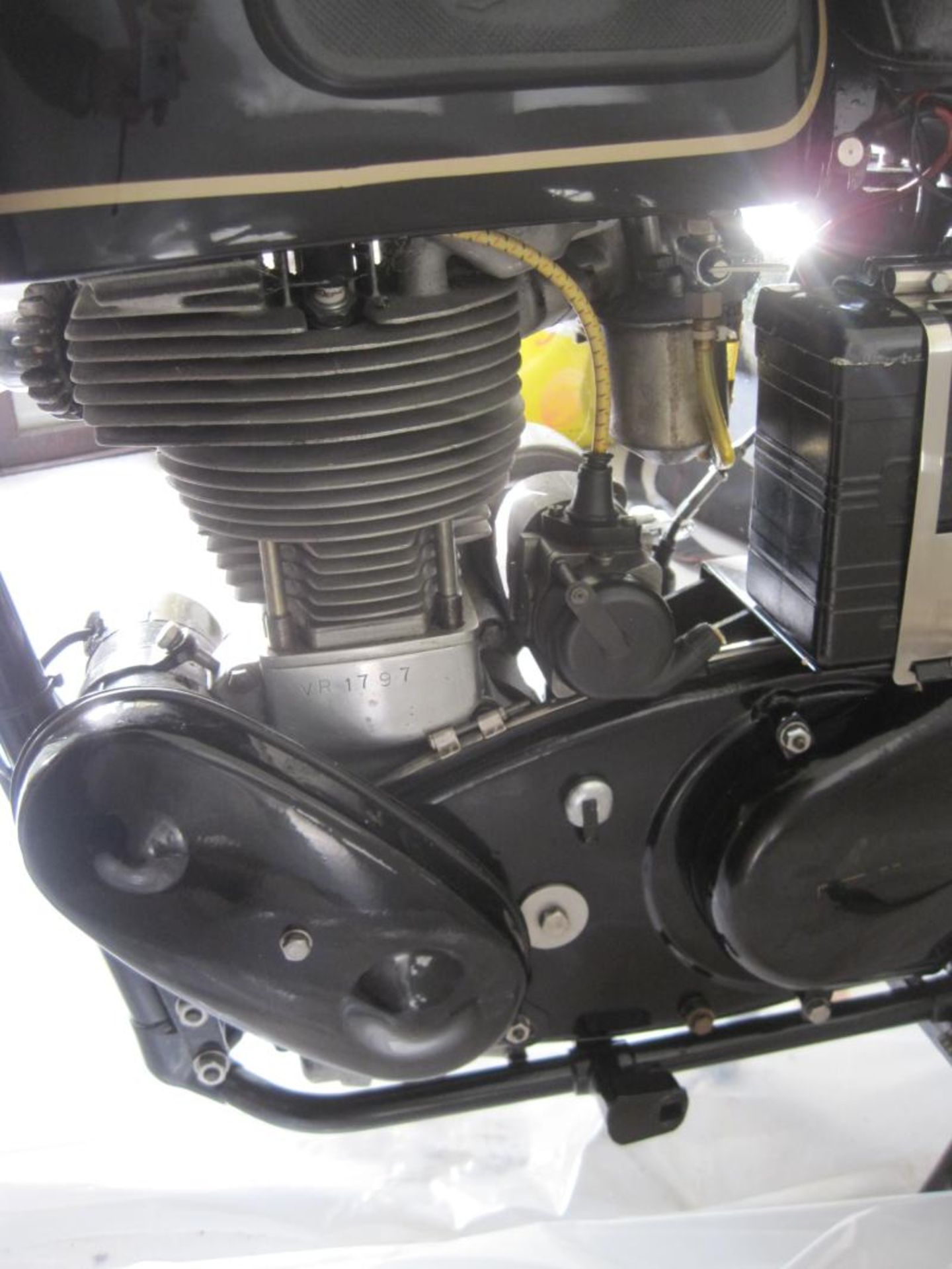 1956 350cc Velocette Viper Reg. No. XFO 643 Frame No. RS11109 Engine No. VR1797 Consigned from the - Image 5 of 7