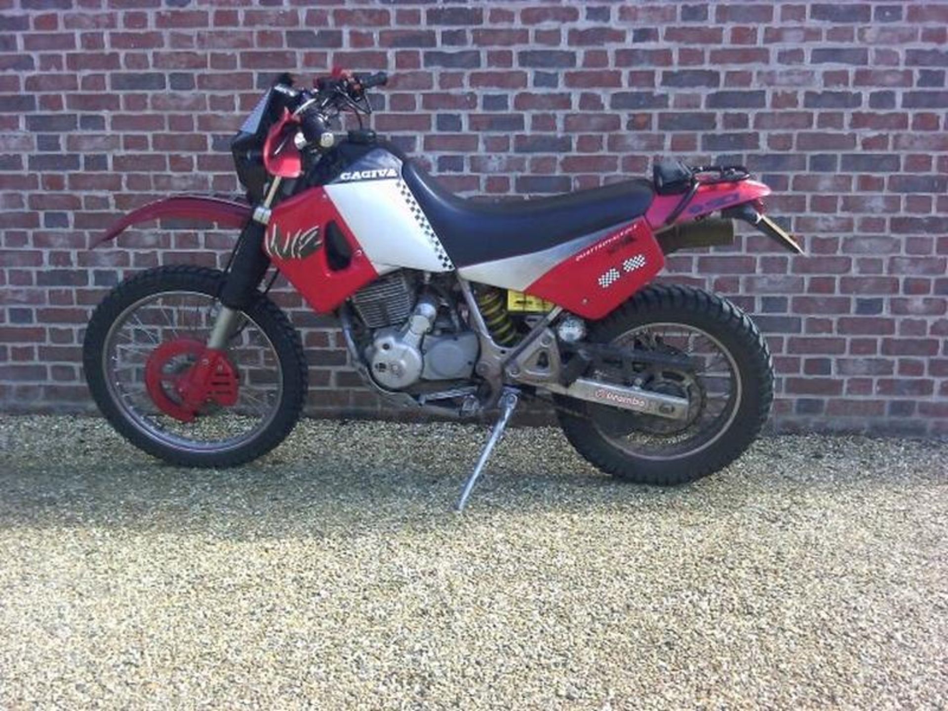 1993 350cc Cagiva W12 Reg No: K202 VPR Frame No: 000486 Engine No. 9201964 An air cooled 4-stroke - Image 3 of 4