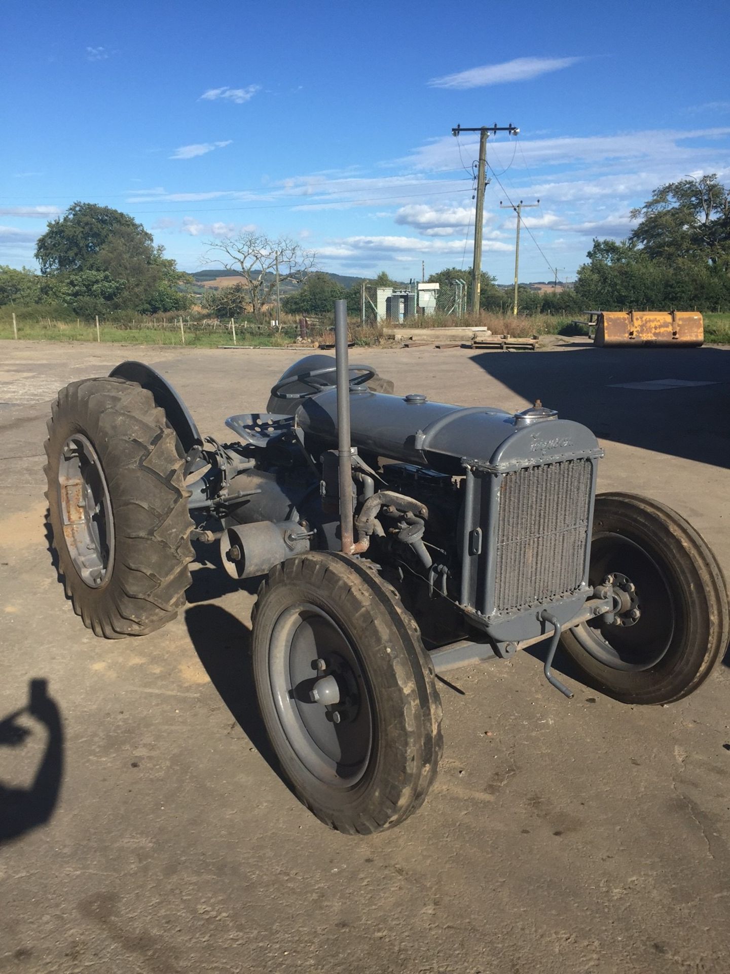 FERGUSON BROWN Type A 4cylinder petrol/paraffin TRACTOR Serial No: 556 Purchased by the vendors - Image 2 of 5