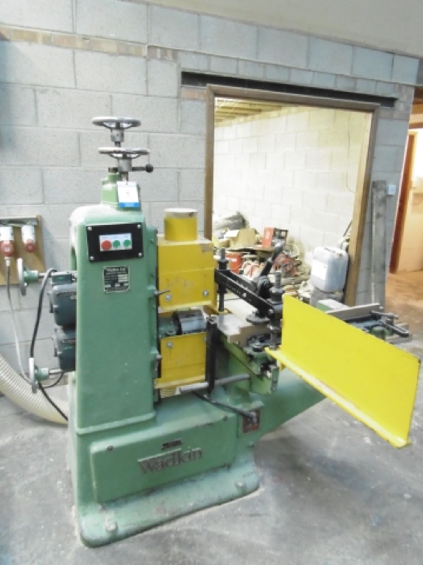 * Wadkin Type EC Single End Tenoner; 3 phase; machine number EC321. DC braked with new guards and ne - Image 3 of 4