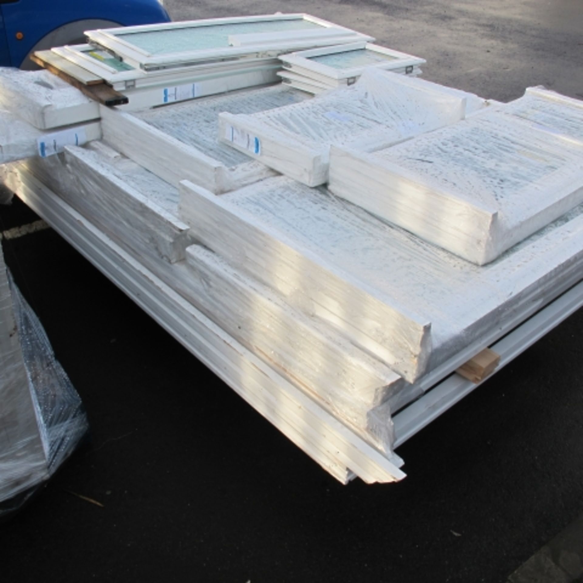 * A qty of white wooden windows and window frames, various sizes etc. Please note there is a £20 - Image 2 of 2