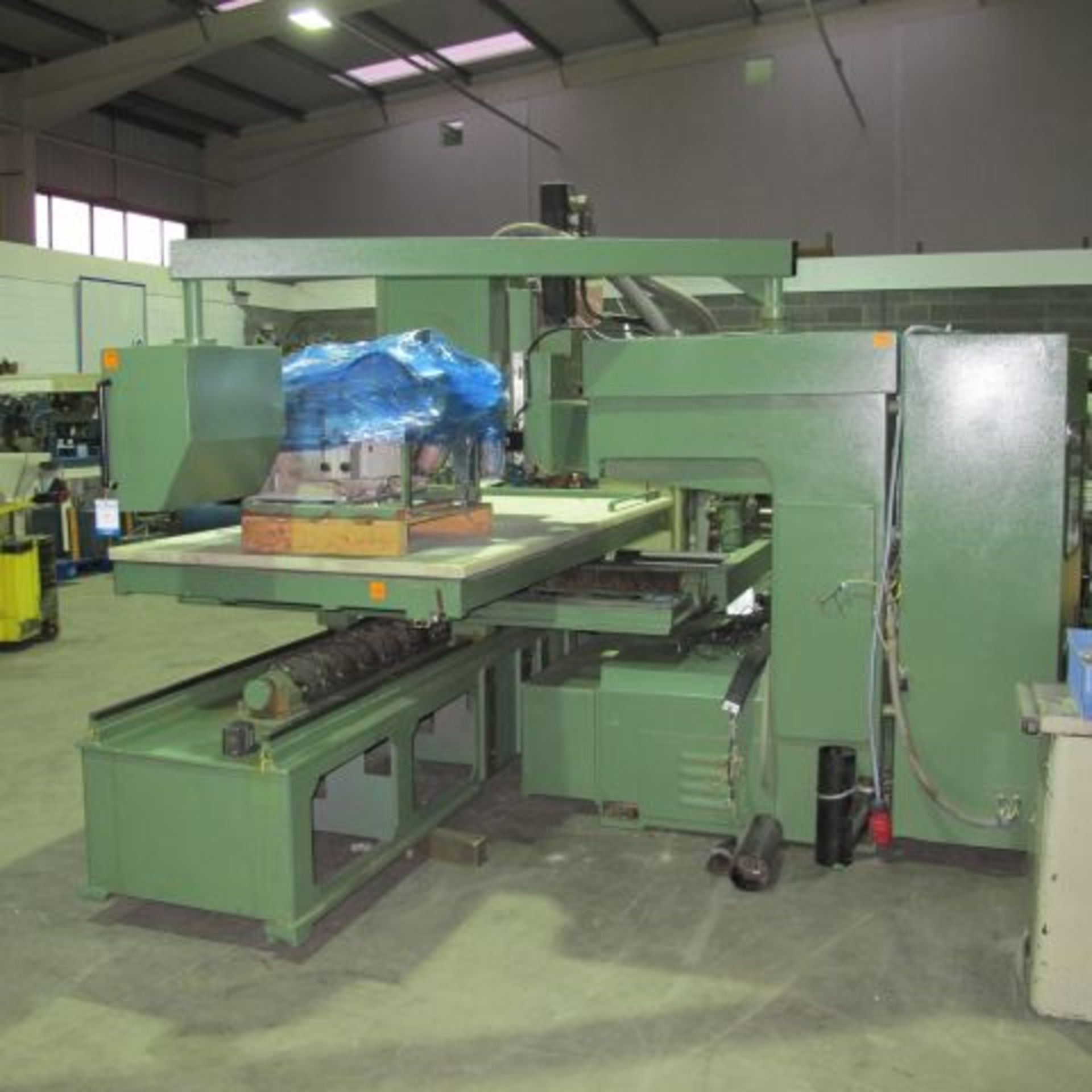 * 1992 Wadkin Type UXCL CNC Router; Bed Size 2800mm x 1350mm; Wadkin Bosch CC120 CNC Controls; 3 - Image 6 of 8