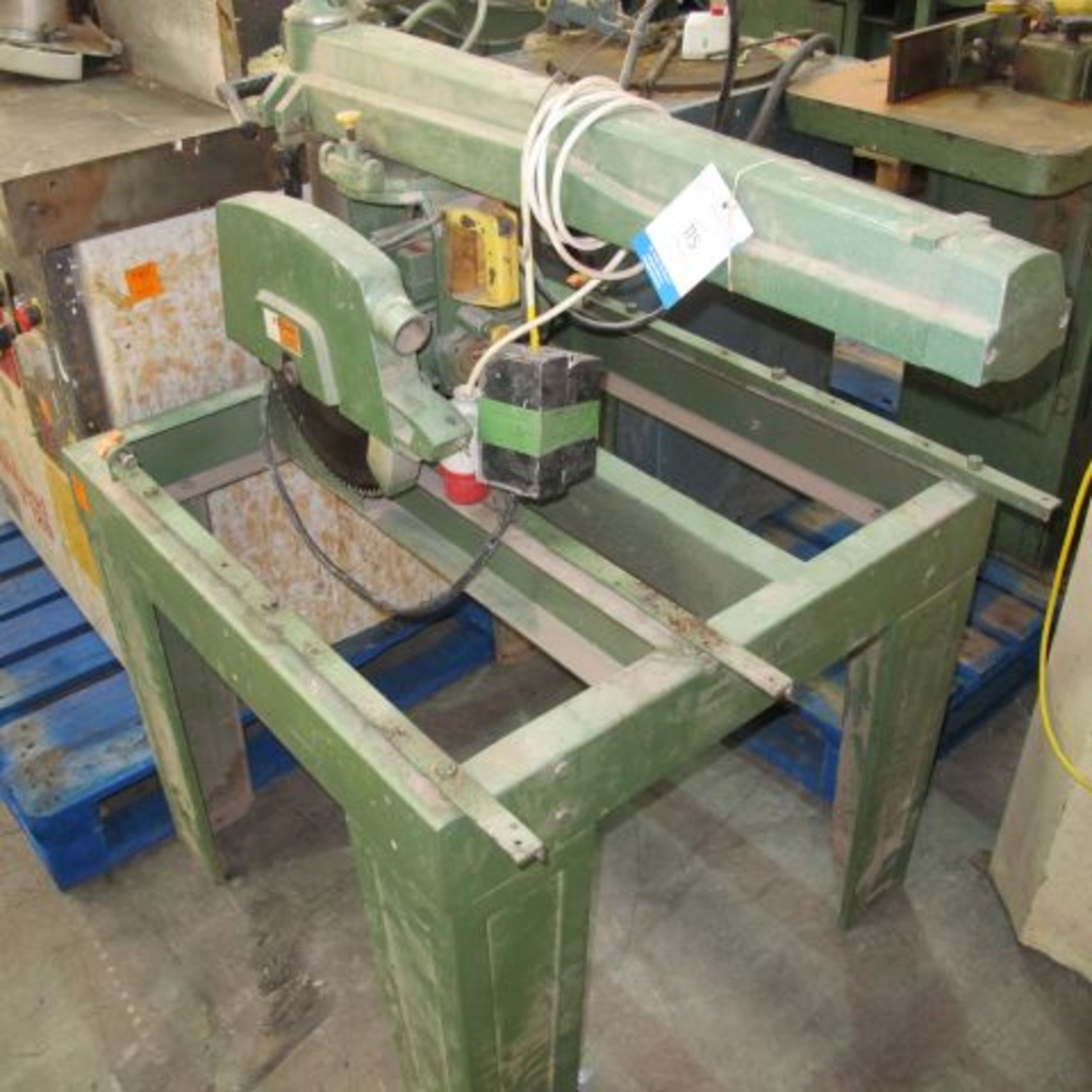 * De Walt Cross Cut Saw; 3 phase. Please note there is a £5 plus VAT Lift Out Fee on this lot