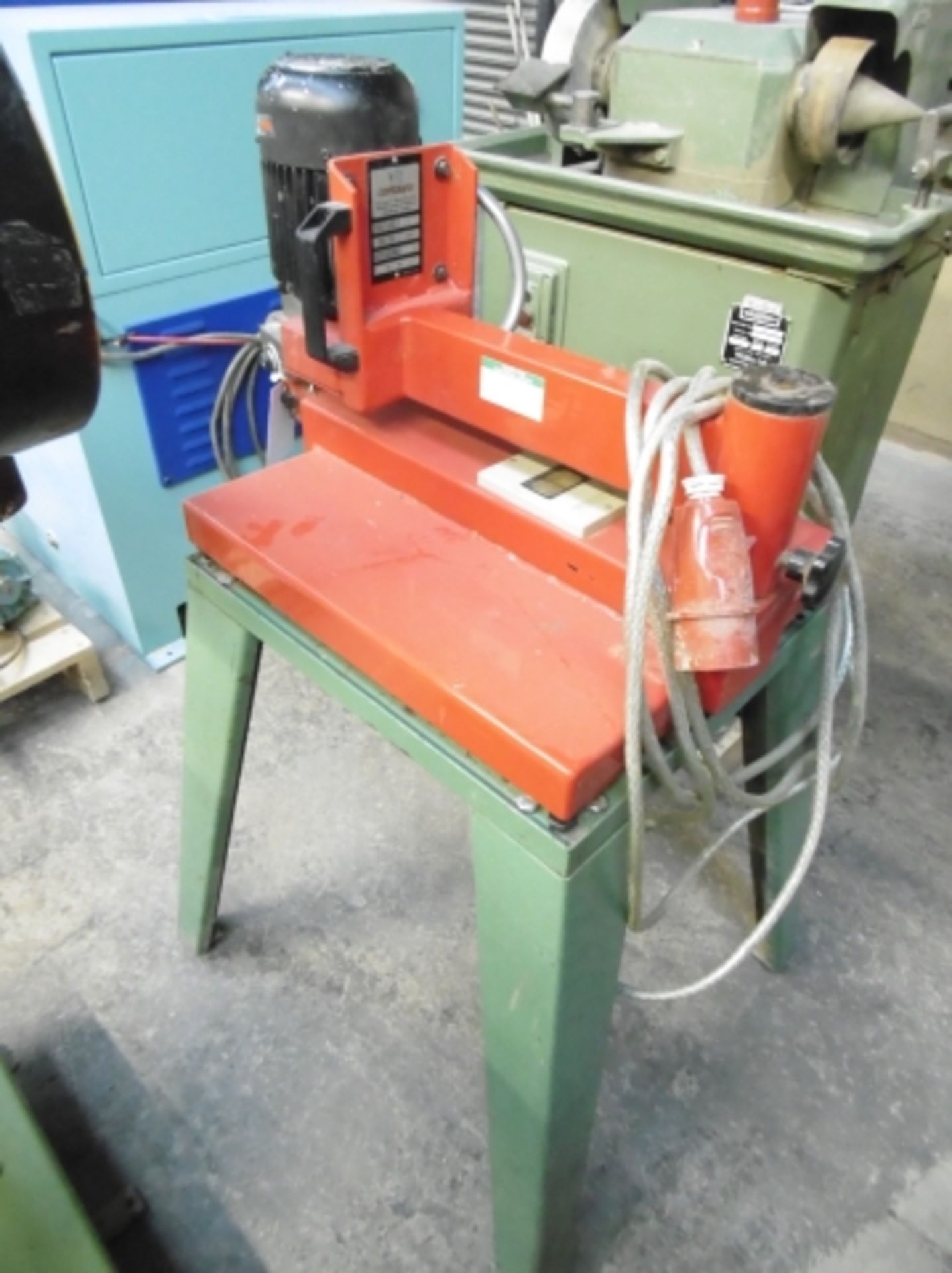 * Centauro Model AG125 Swing Head Router c/w stand; 3 phase; serial number 082. Please note there is - Image 2 of 3