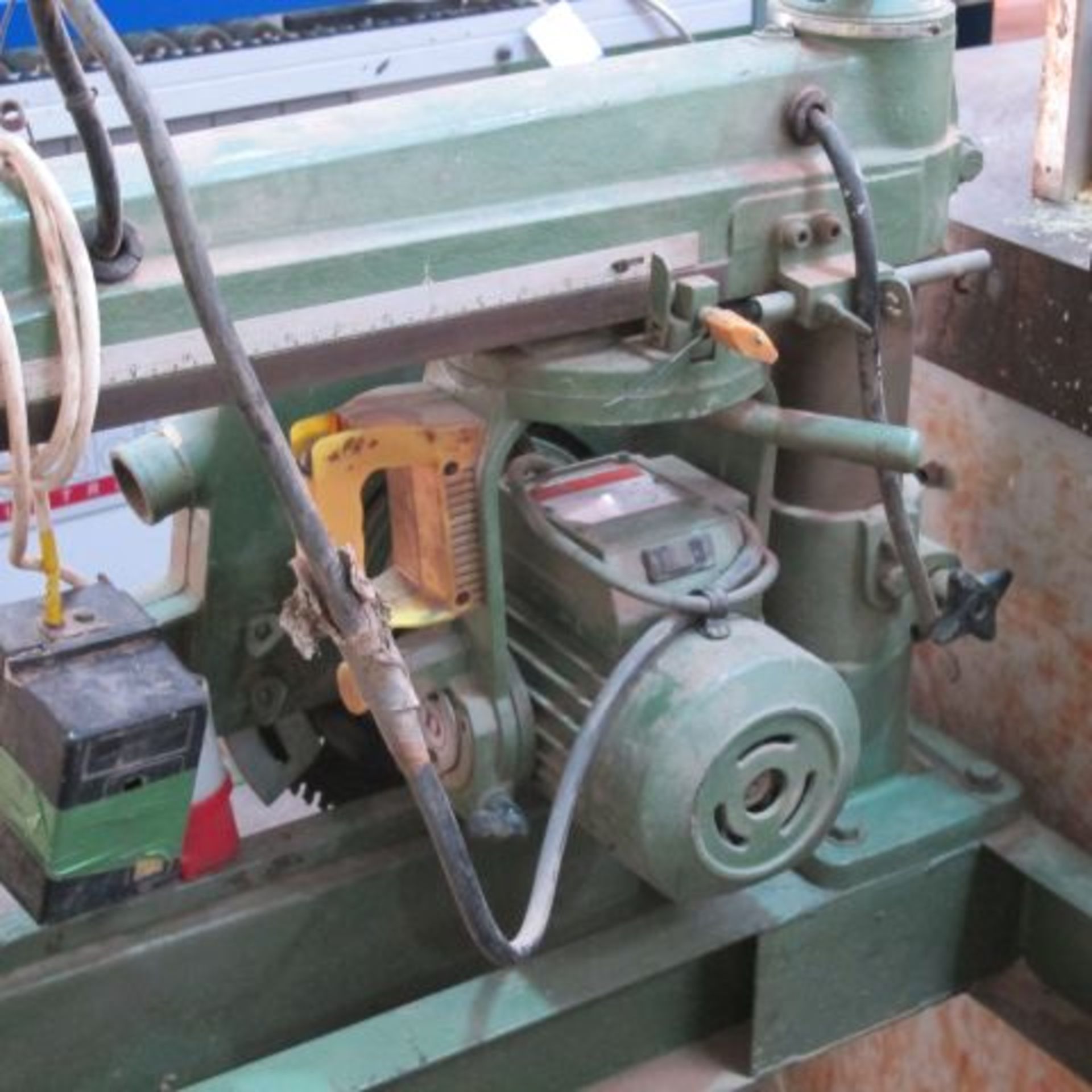 * De Walt Cross Cut Saw; 3 phase. Please note there is a £5 plus VAT Lift Out Fee on this lot - Image 2 of 2