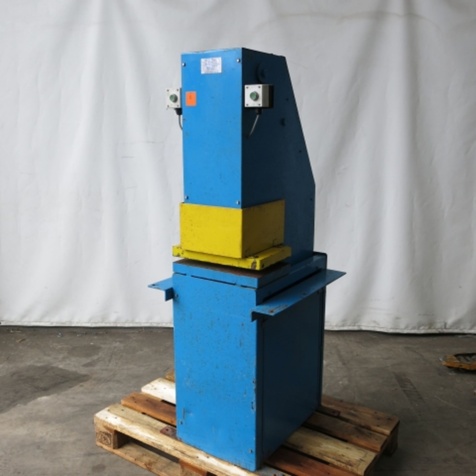 William Henry Martin Ltd 25 tonne Splicing Press; platen size 400 x 250mm; platen opening 150mm max;