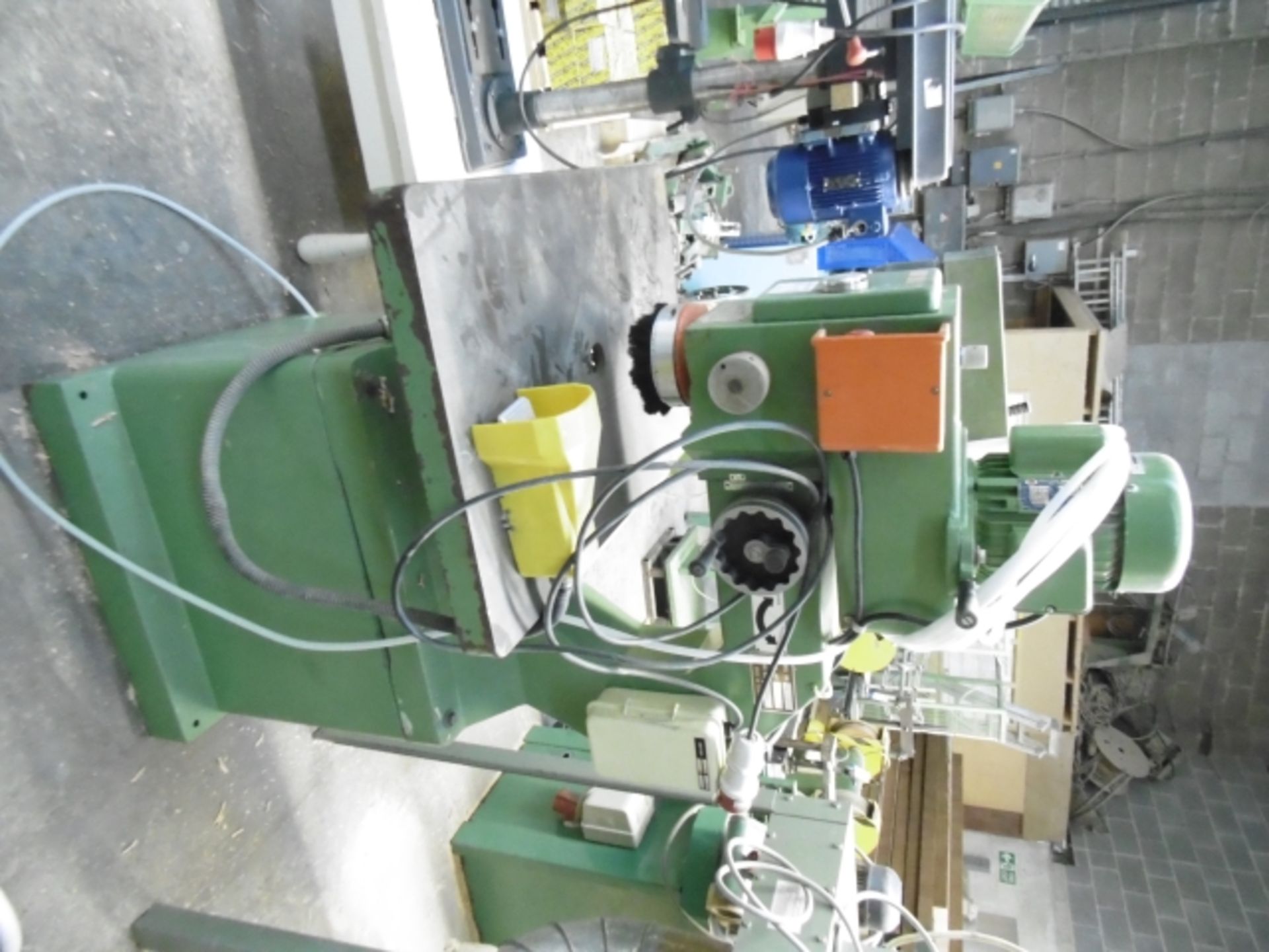* Model SR600 Overhead Router; throat depth 550mm; 3 phase; serial number 9202052. Please note there - Image 3 of 5