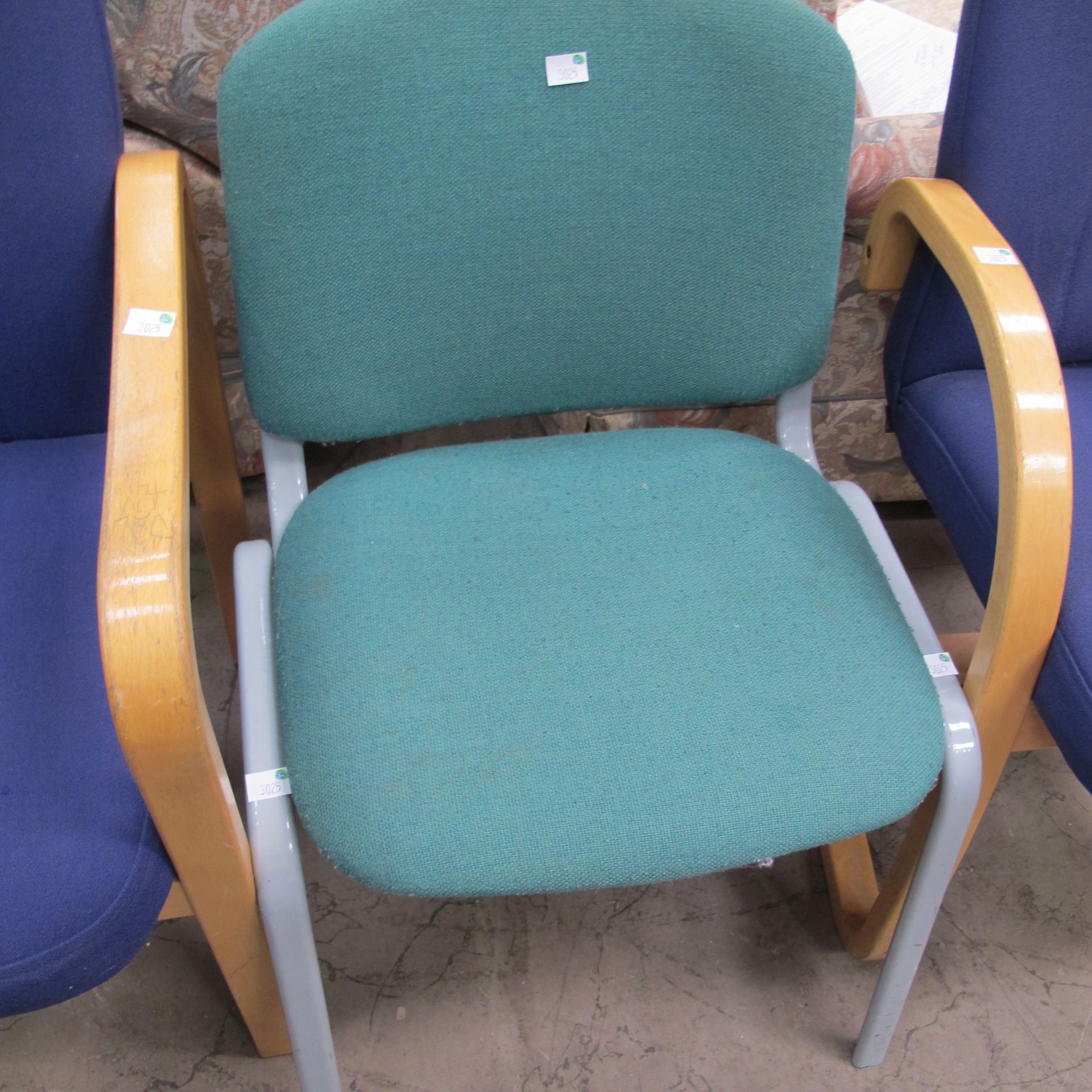 * A lot to contain 2 x similar blue waiting room chairs with wooden legs and arm rests, and a - Image 3 of 6