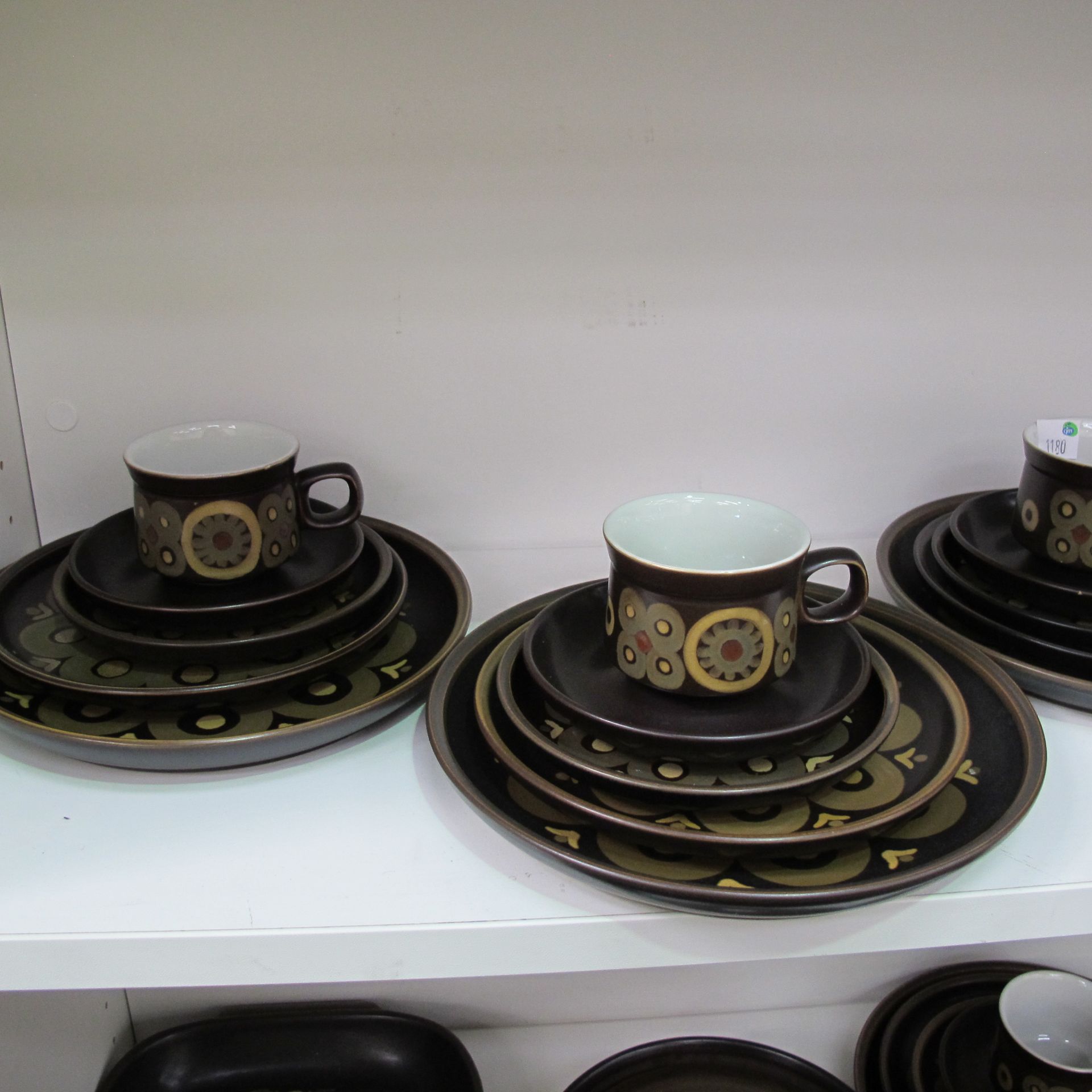 A lot to include 53 pieces of Denby Arabesque Ceramics. Items include salt and sugar pots, 2 x - Image 6 of 11