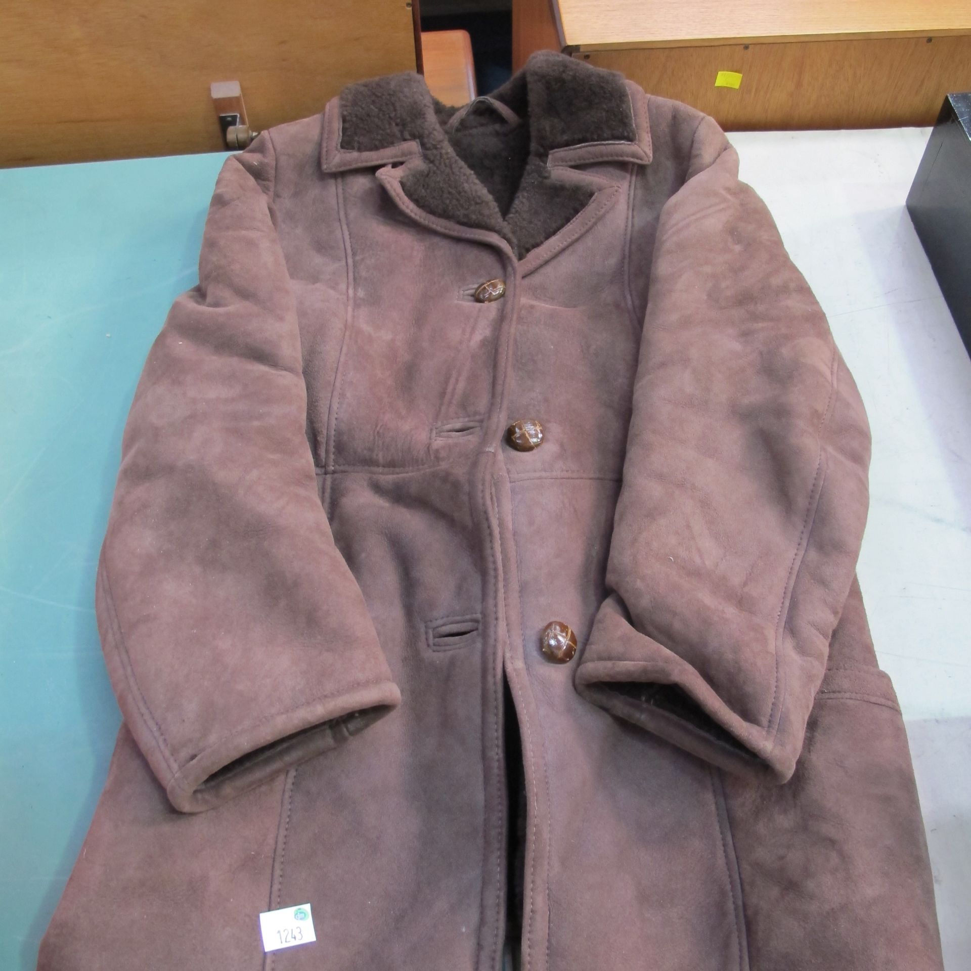 A small sheepskin coat together with a fur stole and another (?) (3) (est £20-£40) - Image 2 of 3