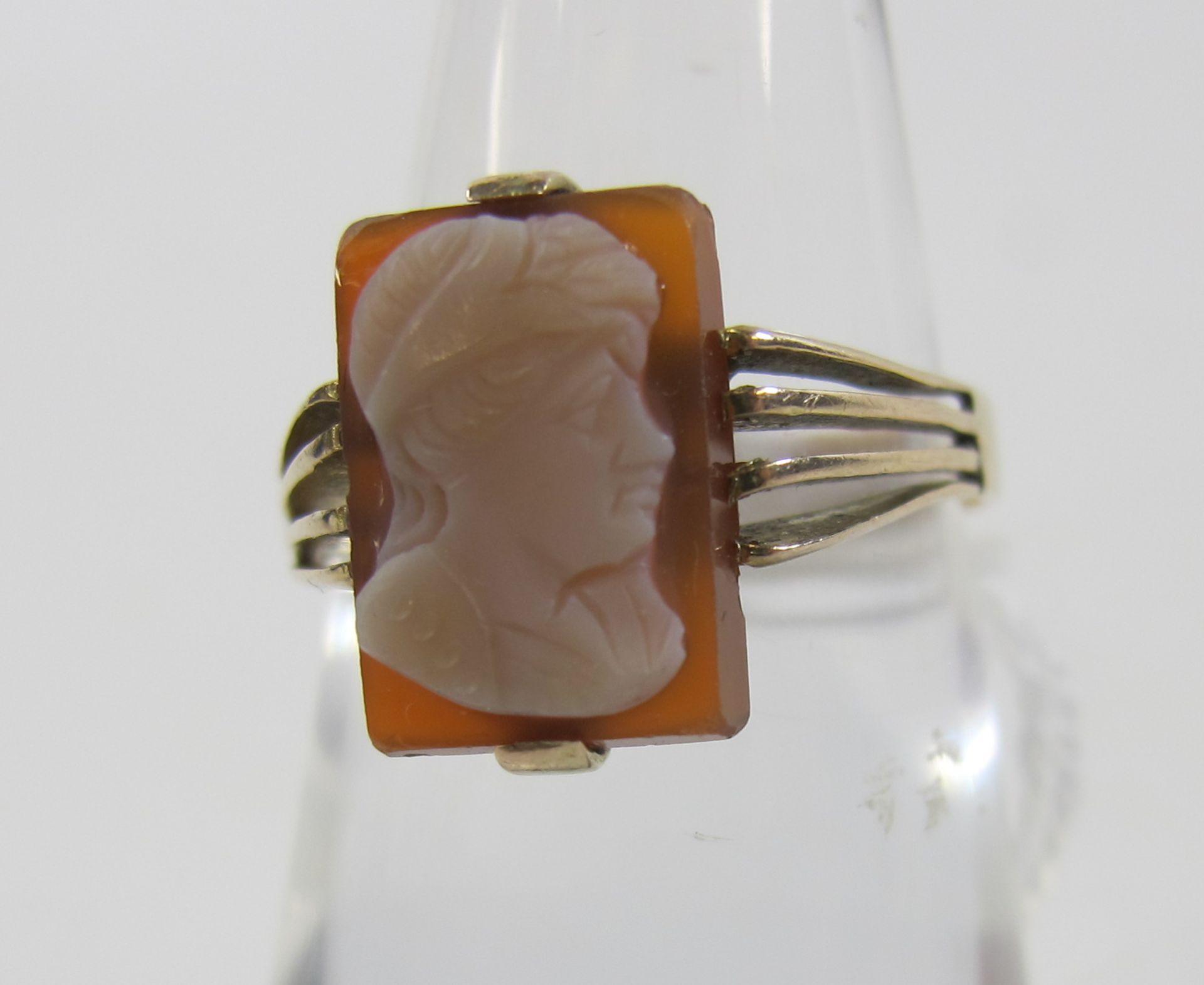 Antique 9ct (1902) Hardstone Cameo Ring, size N½ (est £60-£80)