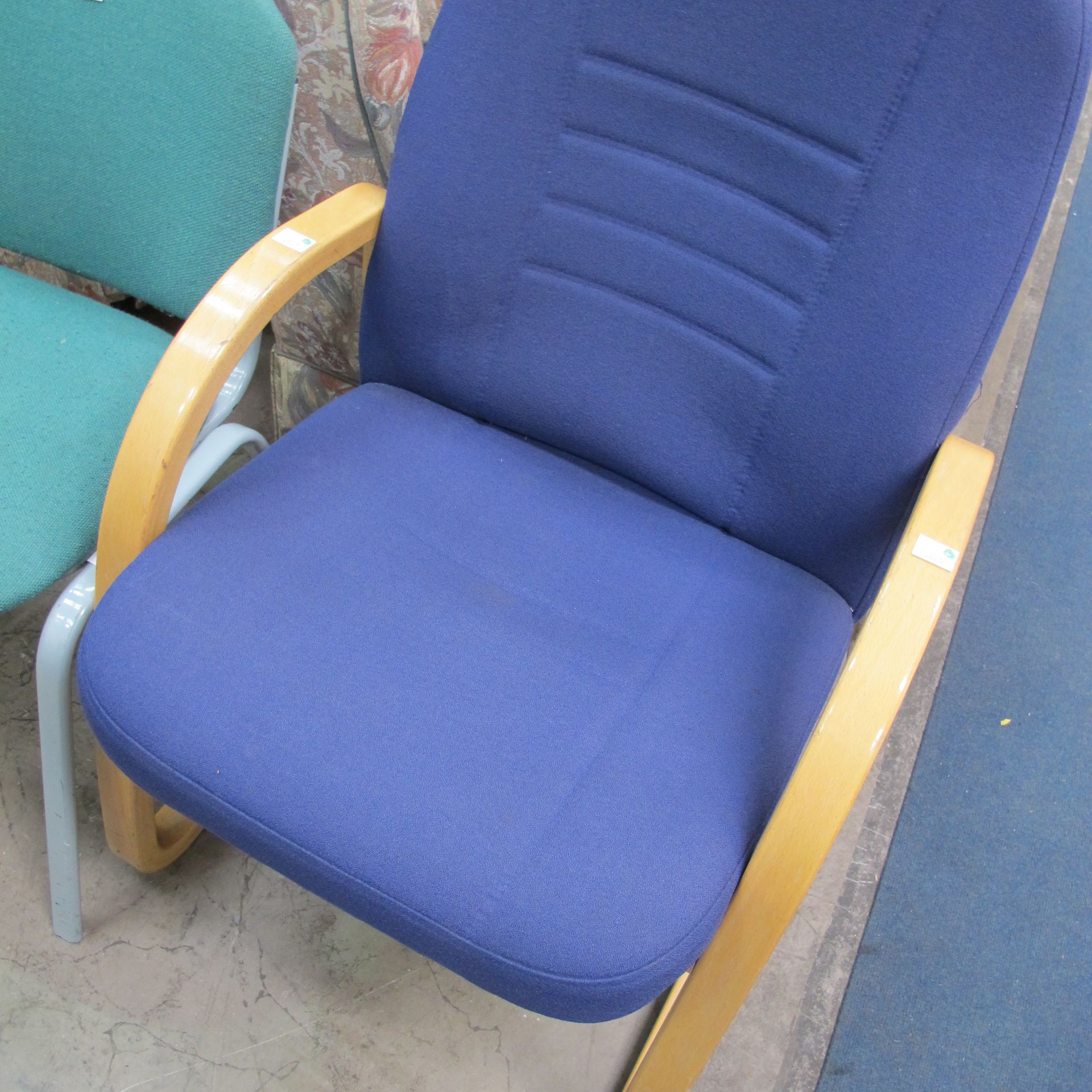 * A lot to contain 2 x similar blue waiting room chairs with wooden legs and arm rests, and a - Image 4 of 6