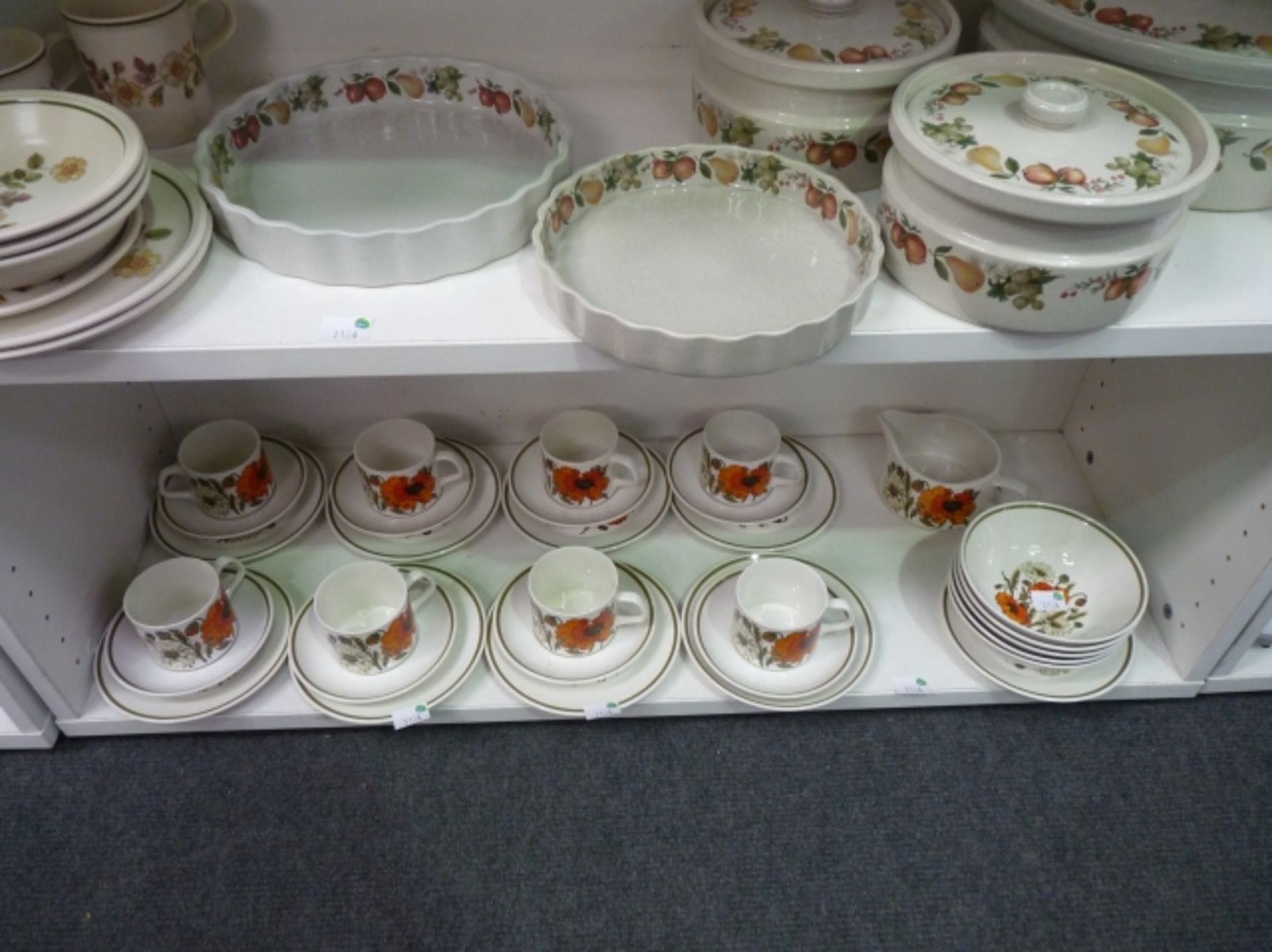A lot containing sixty pieces of ceramic tableware, Includes items such as condiment holders, - Image 3 of 3