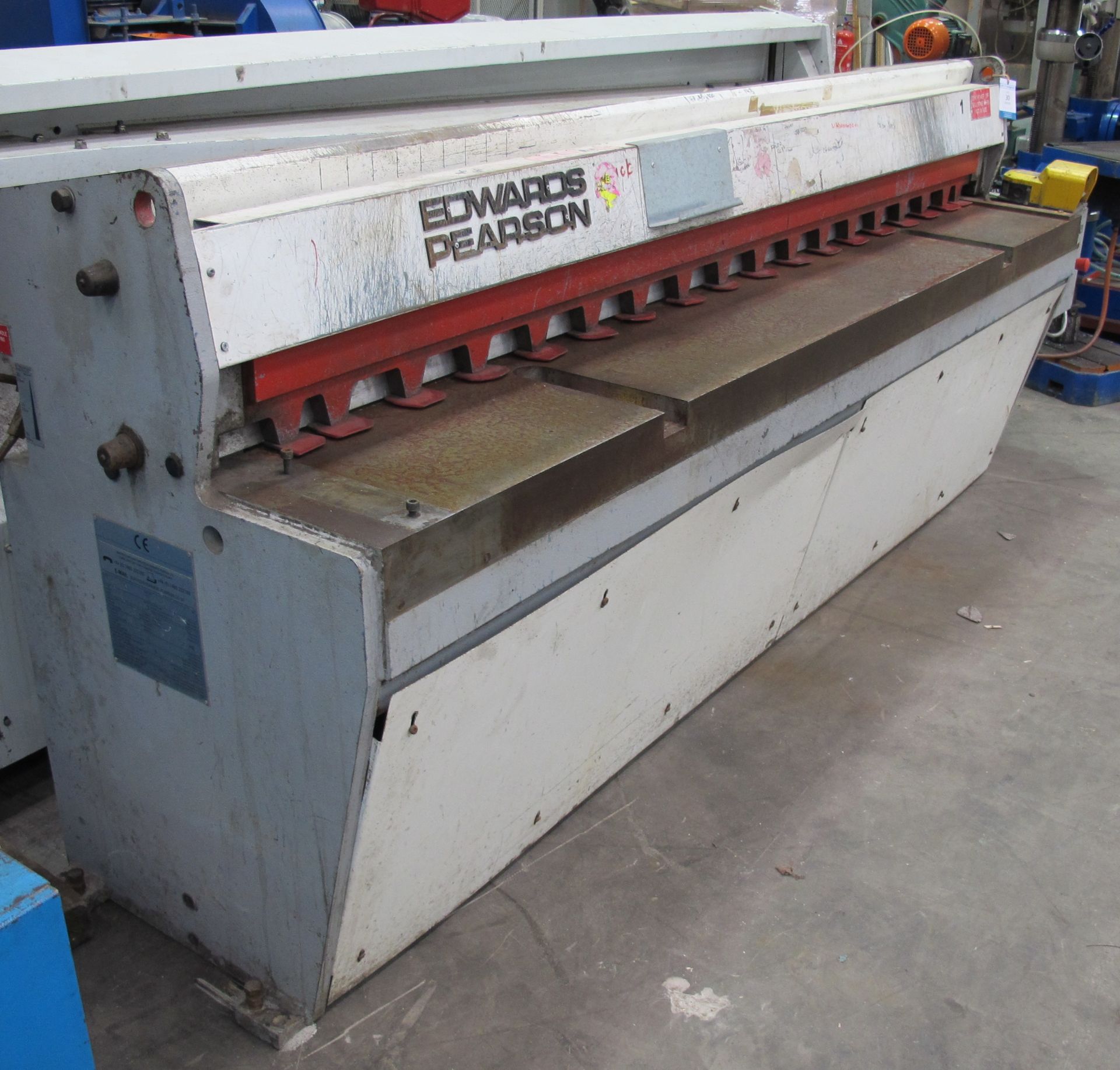 *2002 Edwards Pearson 2500 x 3.5mm Guillotine, serial number 02D608. This lot is sold on a 'Buyer To