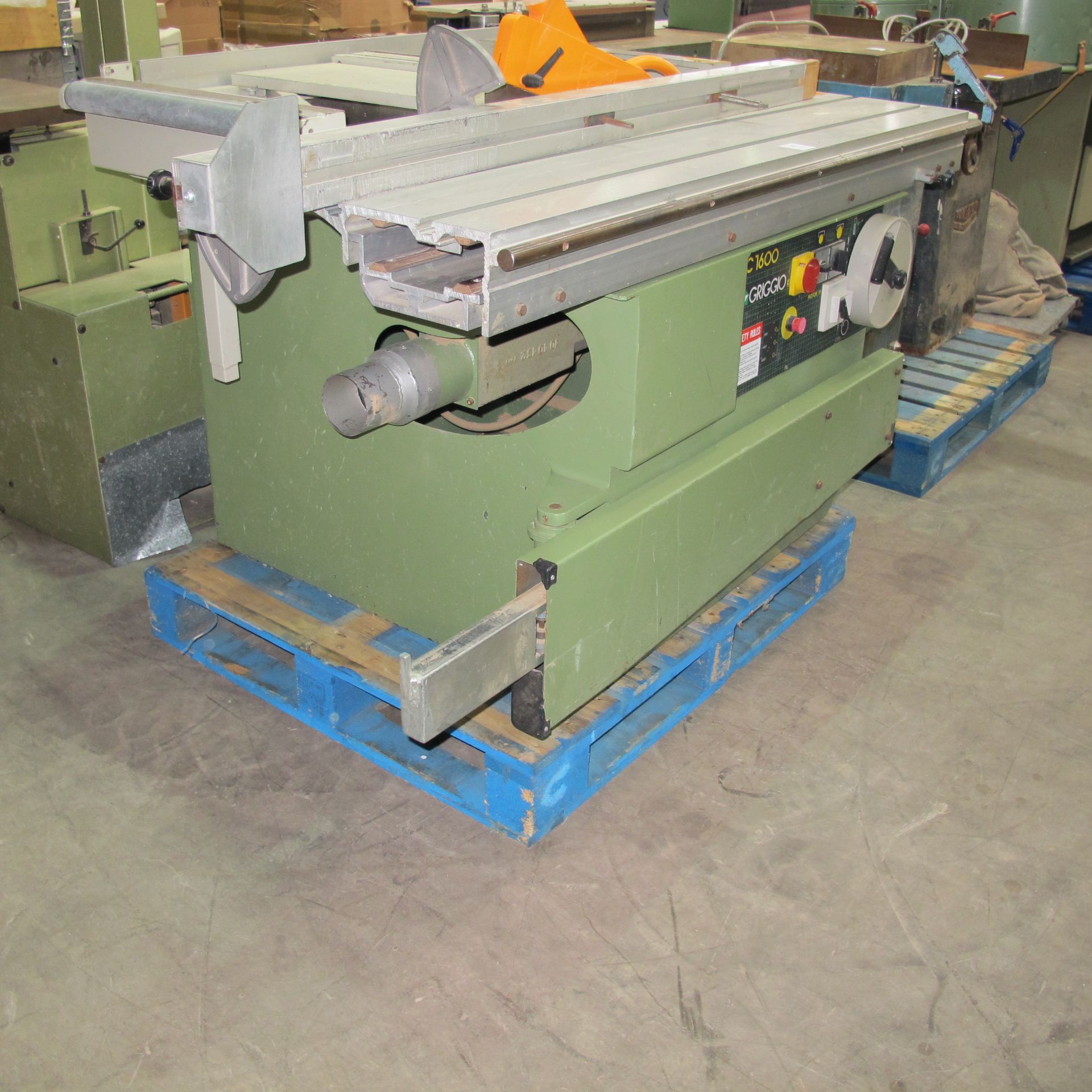 * A Griggio SC1600 Slide Table Saw. Please note there is a £10 + VAT Lift Out Fee on this lot - Image 3 of 3