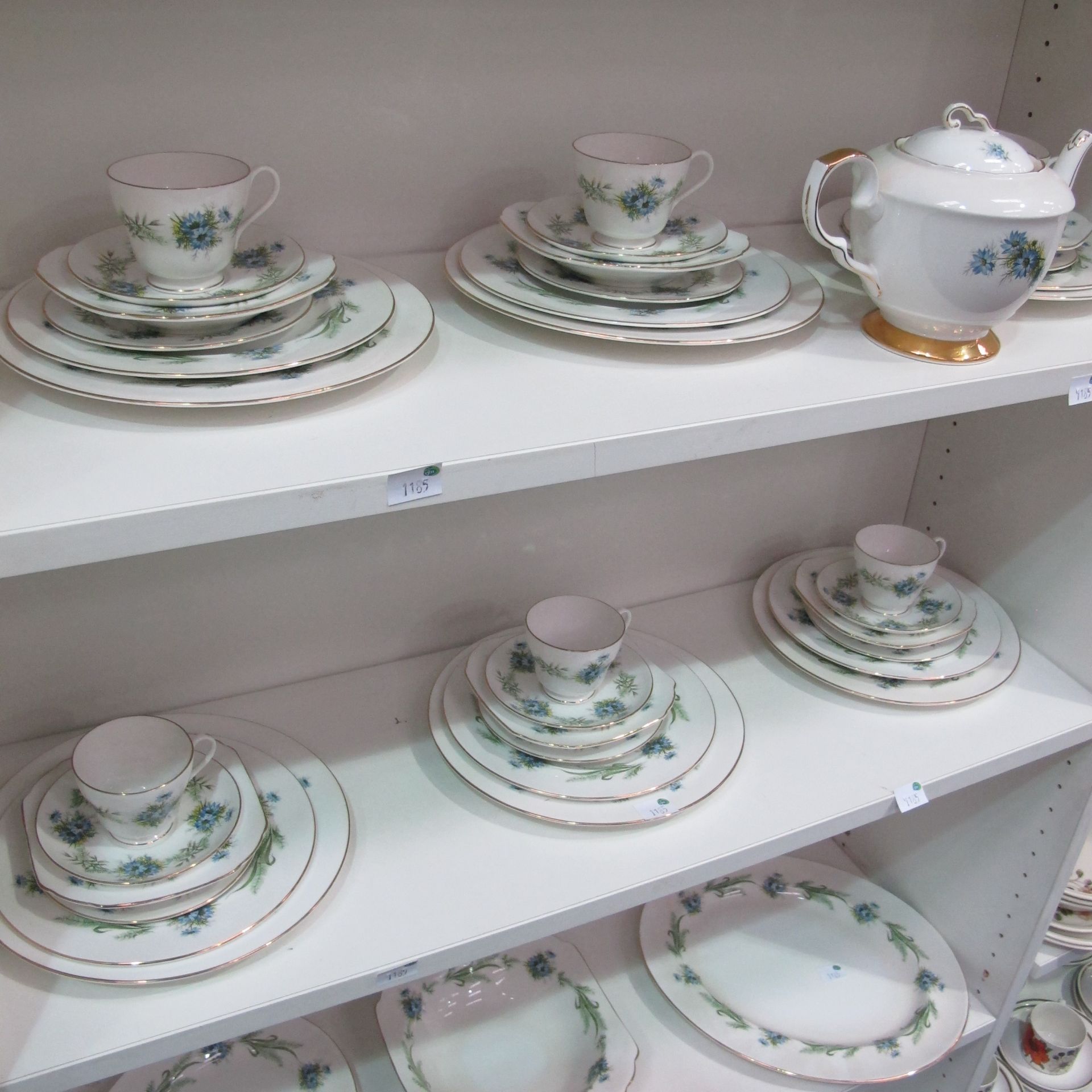 A lot containing 57 pieces of Shelley ceramic tableware. Includes items such as tureens, cups and - Image 6 of 6