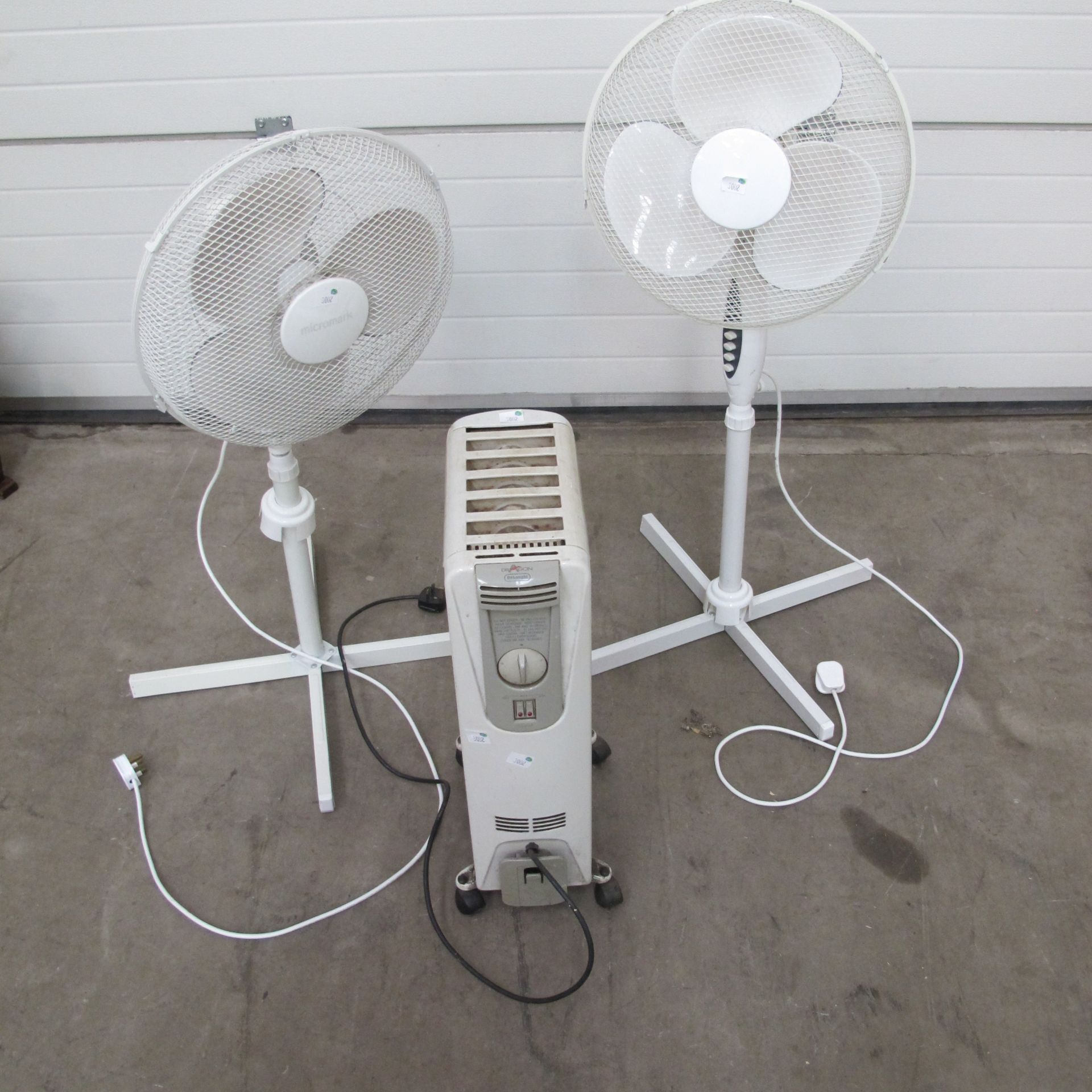 * A lot to include a small 'Dragon' Heater on four castor wheels, and two multi-speed fans (100cm