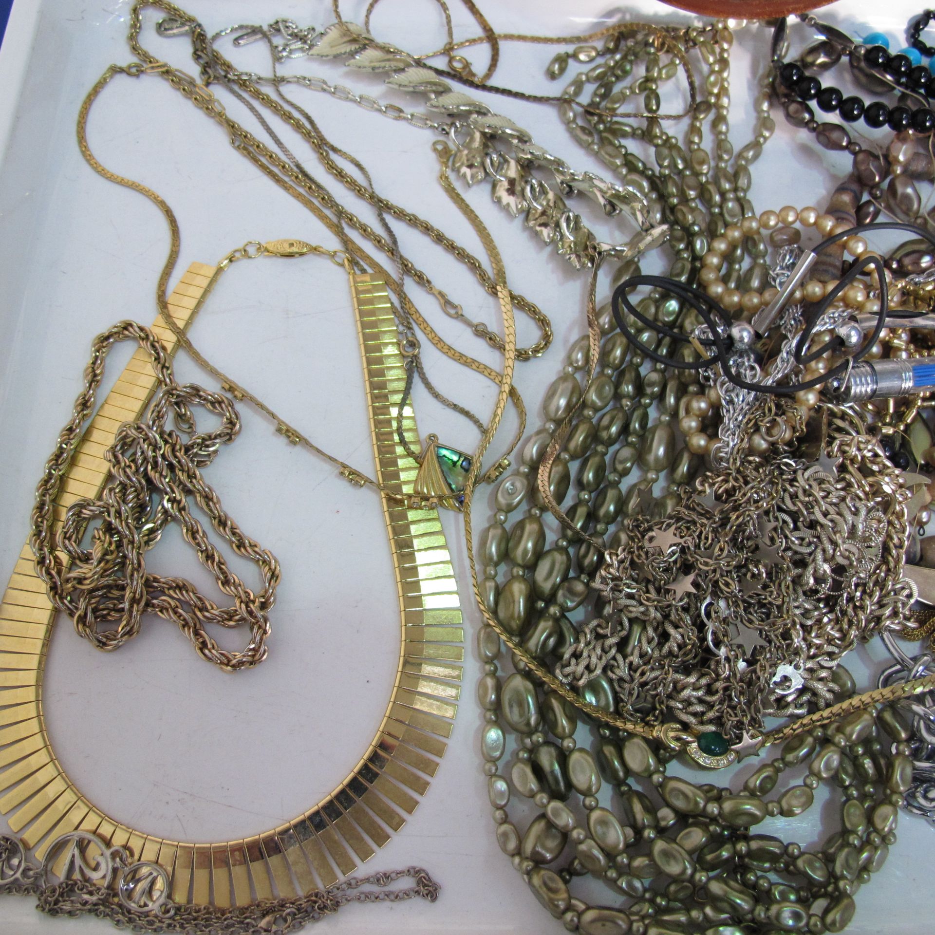 A large selection of costume jewellery to include necklaces (two gold plated items), bracelets - Image 3 of 4