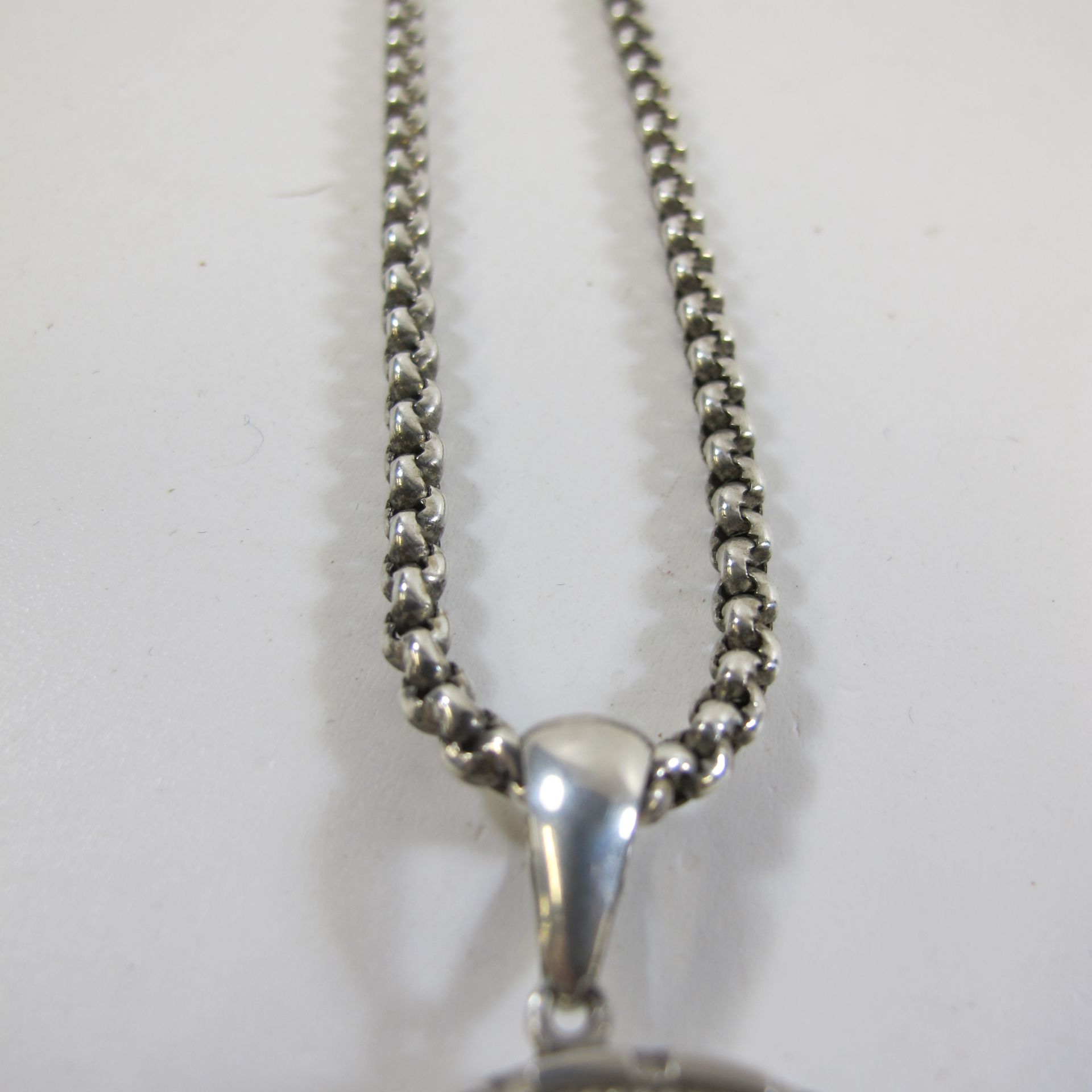 Victorian Silver (Birmingham 1882) Locket on Chain (est £60-£90) - Image 2 of 4
