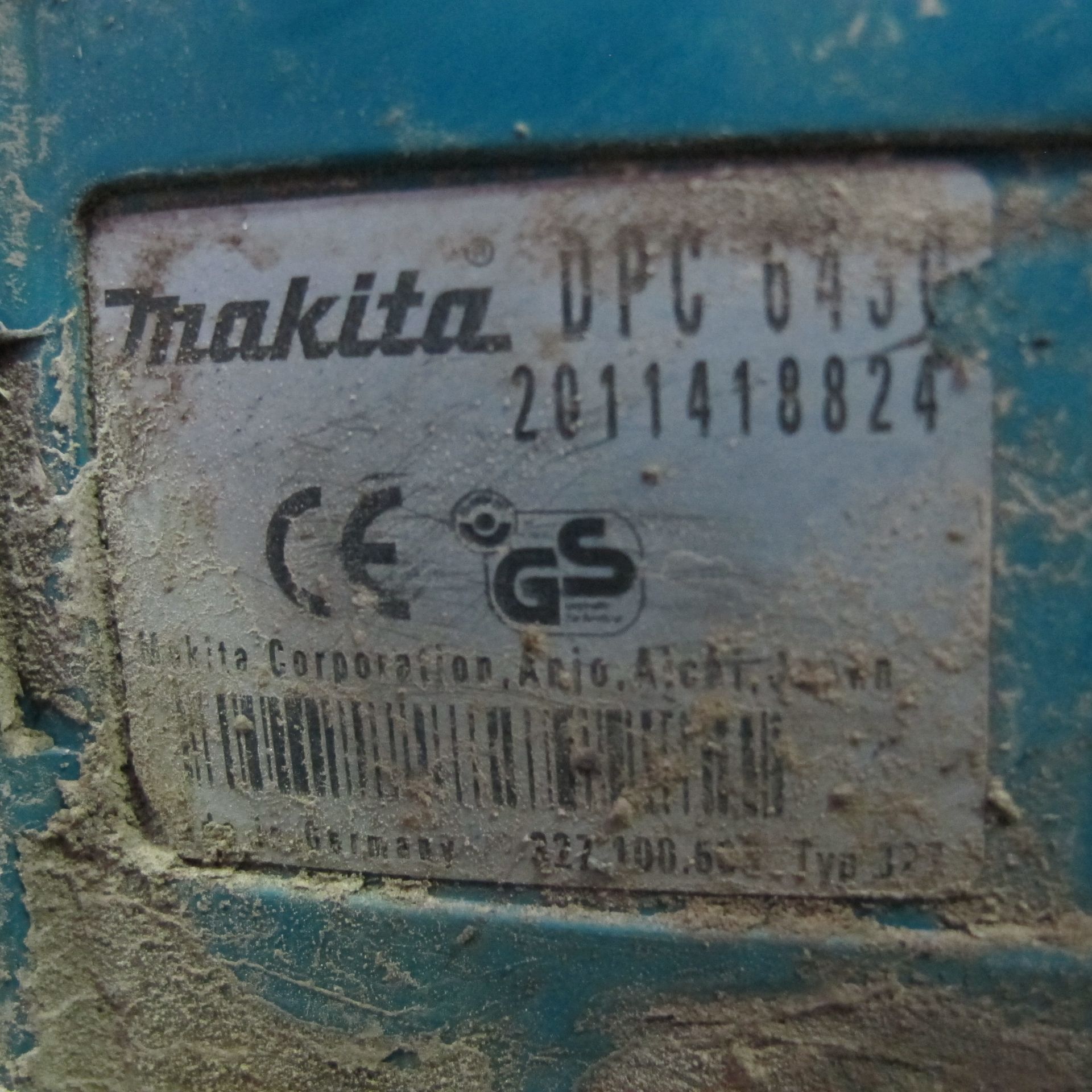 * A Makita Circular Stone Cutting Saw, spares or repair - Image 2 of 2