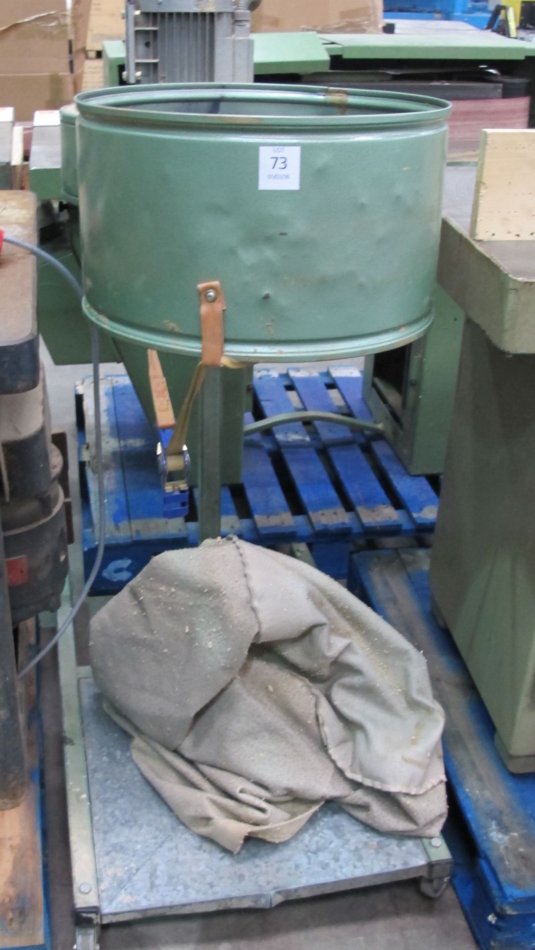 * A Dust Extraction Unit