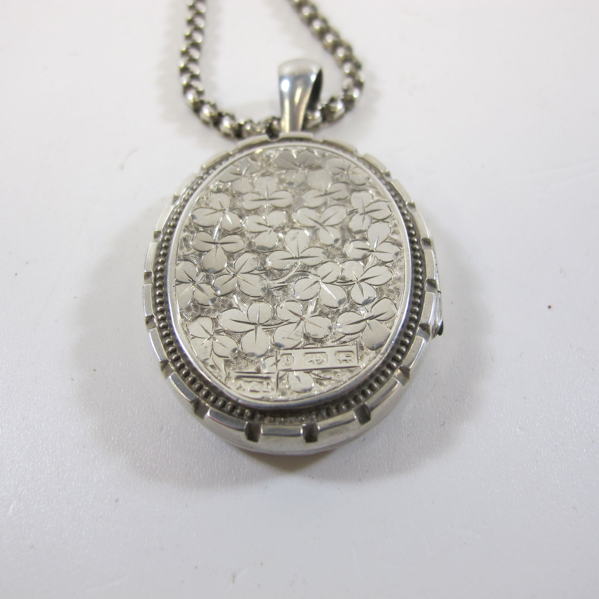 Victorian Silver (Birmingham 1882) Locket on Chain (est £60-£90) - Image 4 of 4