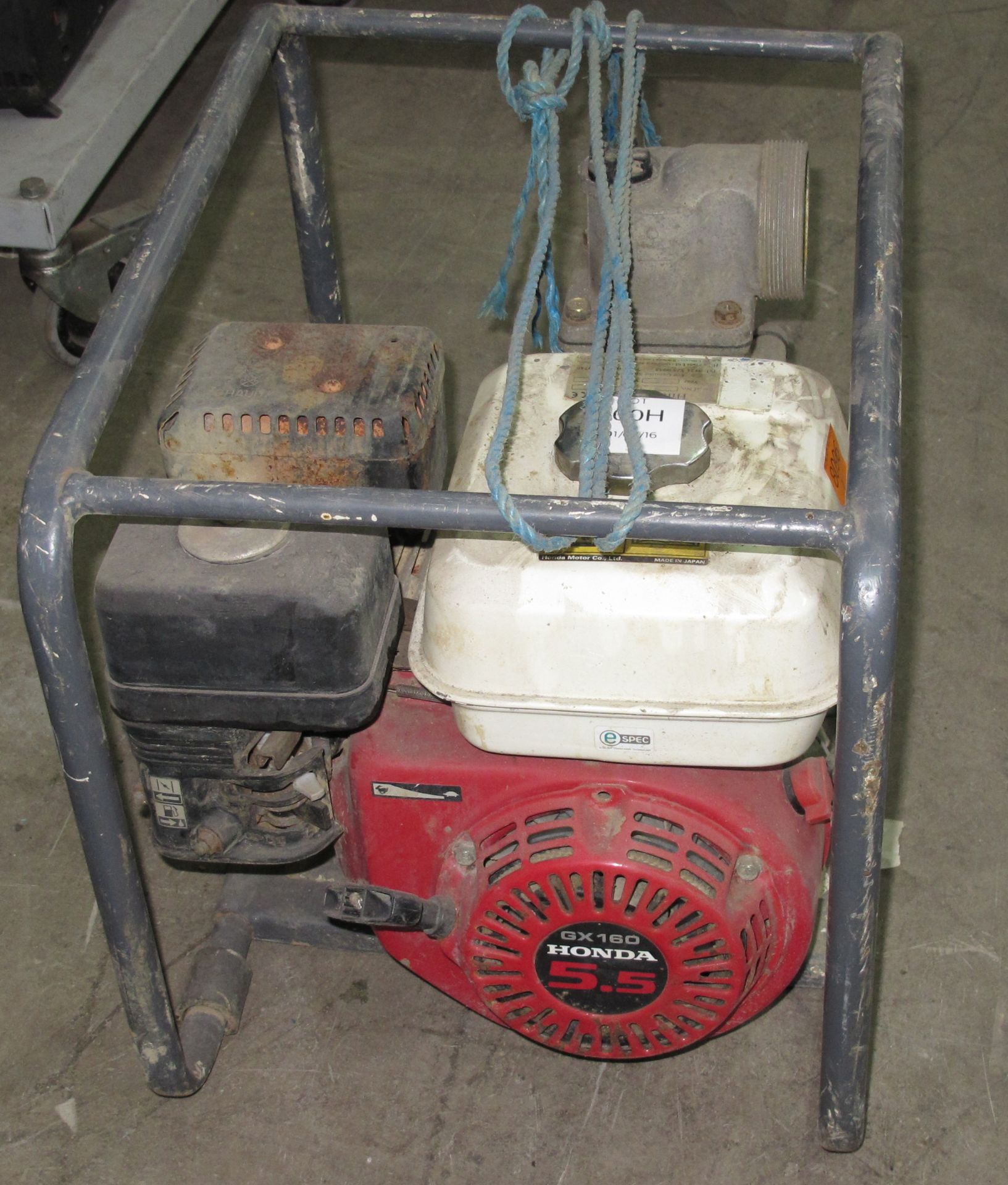 * A Honda-engined cradle mounted water pump - Image 2 of 2