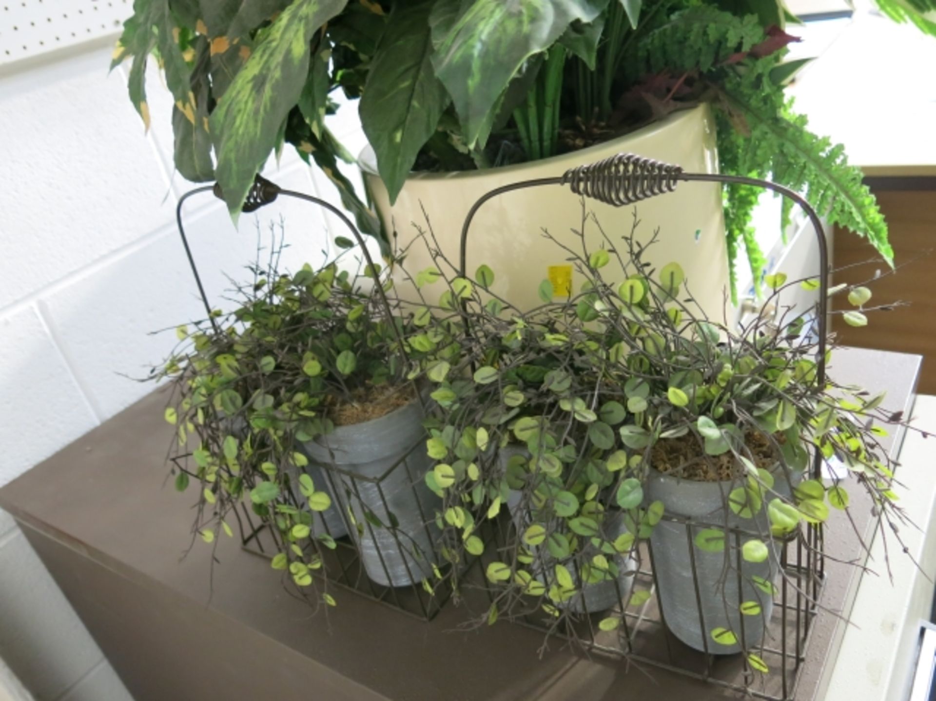 * Artificial office plants in plant pots - Image 4 of 7