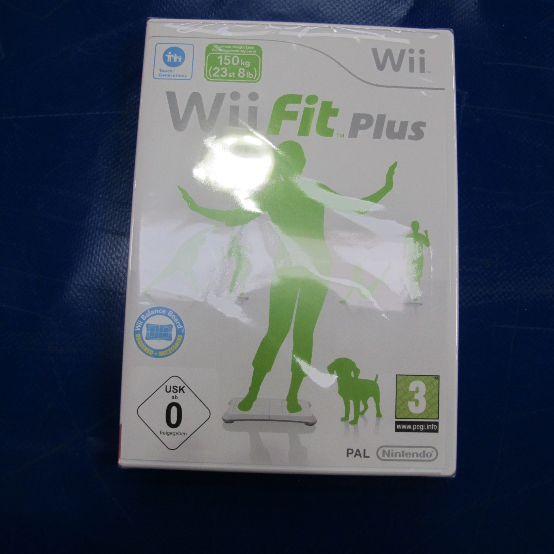 A lot to include a Nintendo Wii handheld remote, nunchucks, various accessories, Wii Fit board and - Image 6 of 7