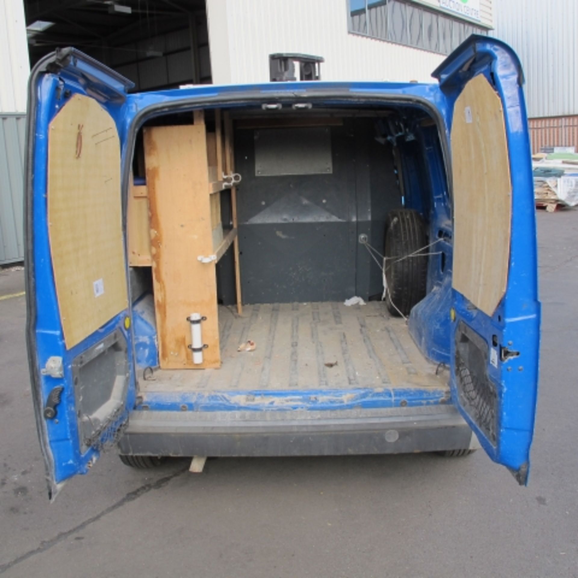 * (53) Ford Transit Connect L200 TD SWB Panel Van; diesel 1753cc; registration YU53 JYT; 144998 - Image 3 of 5