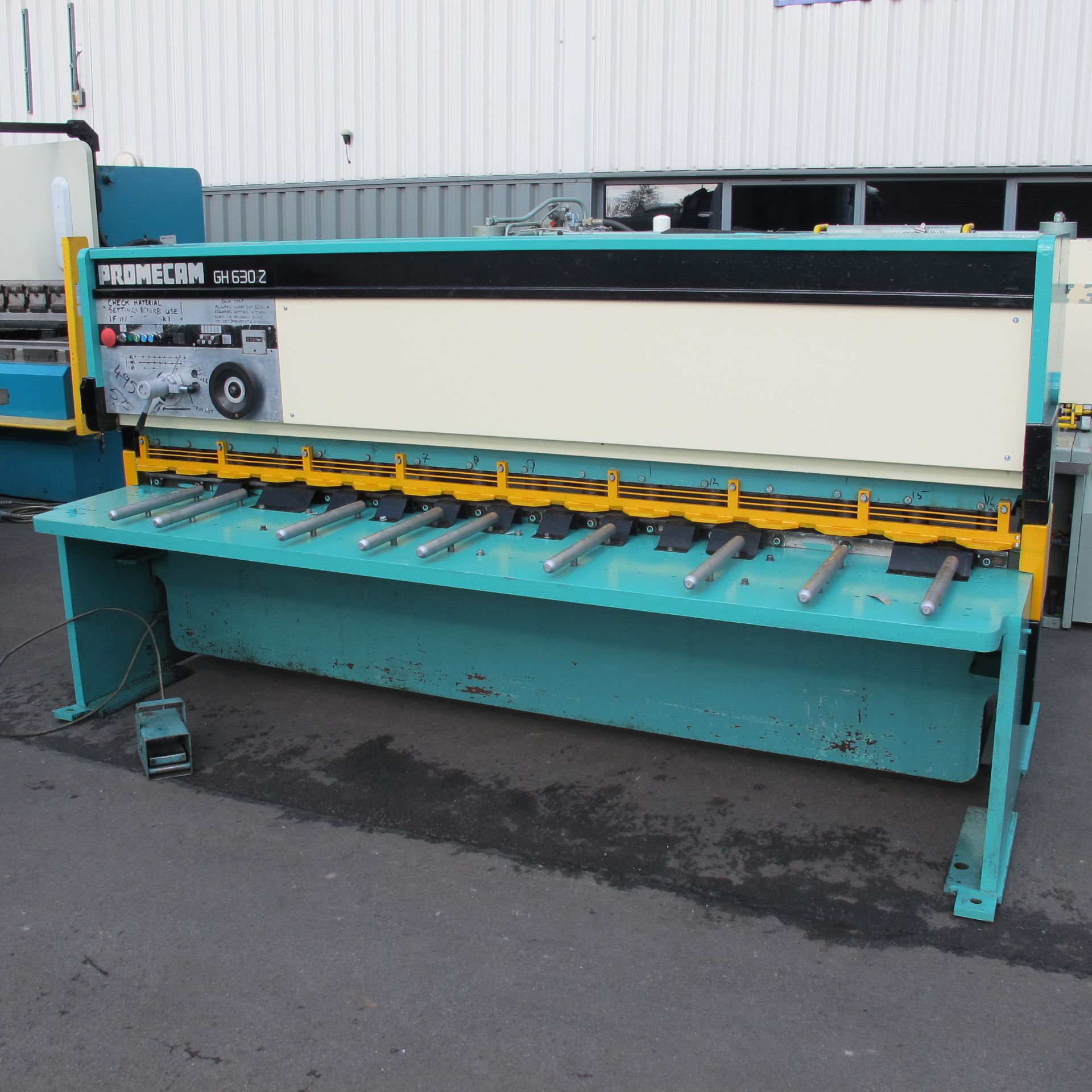 * Promecam Model GH630Z 3000 x 6mm Guillotine with power backgauge. This lot is sold on a 'Buyer - Image 2 of 7