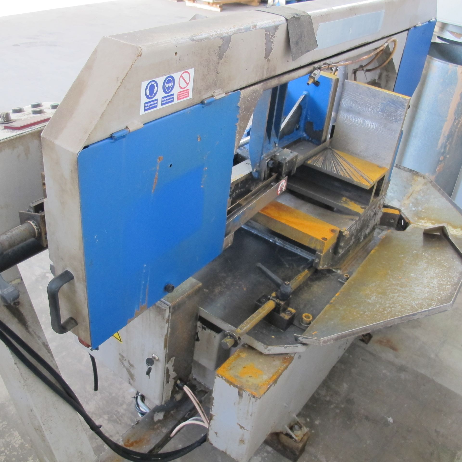 * 2007 Reisen Model 550 DGSA Semi-Automatic Double Mitre Bandsaw; hydraulic vice; cuts 350mm - Image 6 of 6