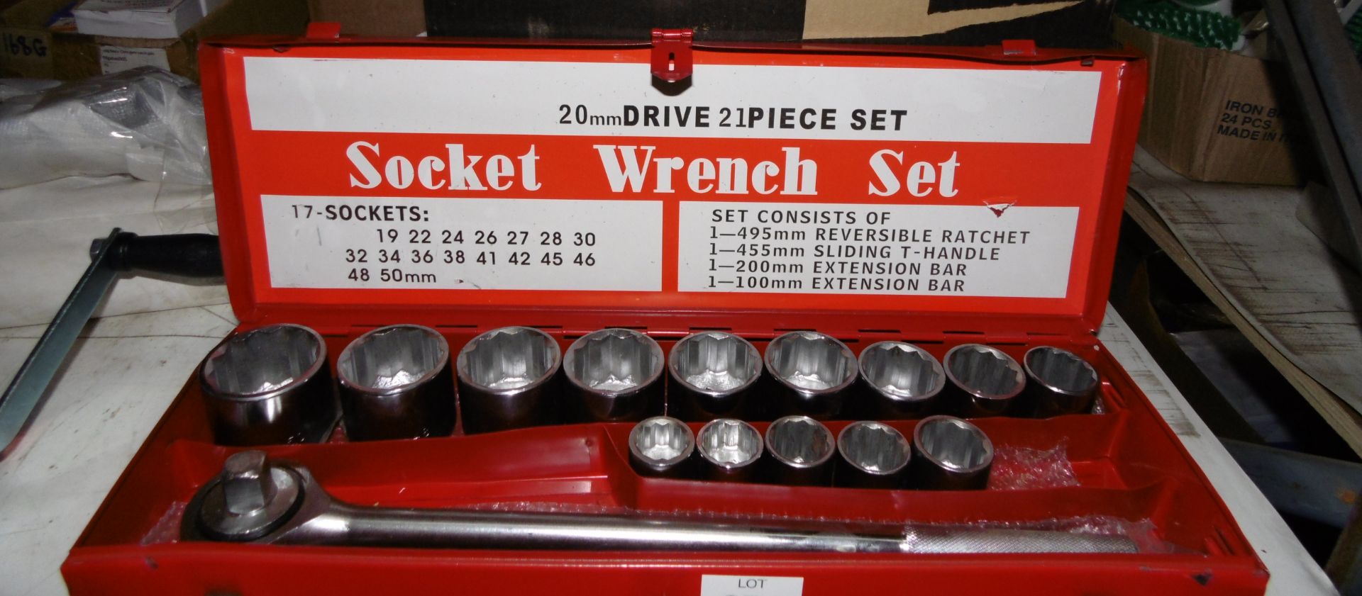 * 21 Piece socket wrench set