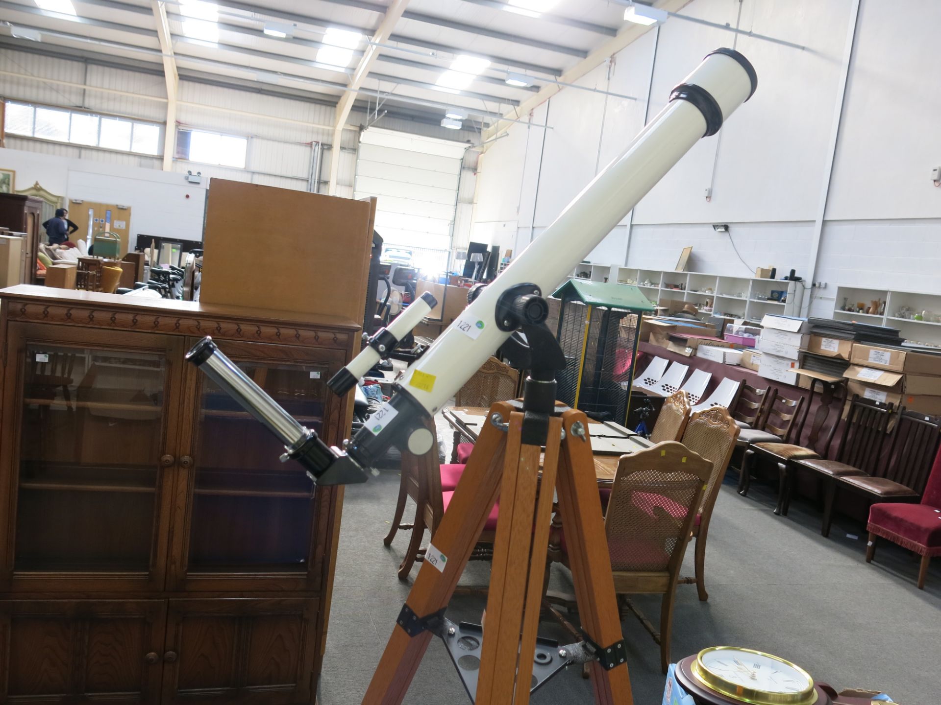 A Mitsuka Astronomical Telescope, D:50mm, F:600mm on wooden tripod extending legs (boxed) (est £