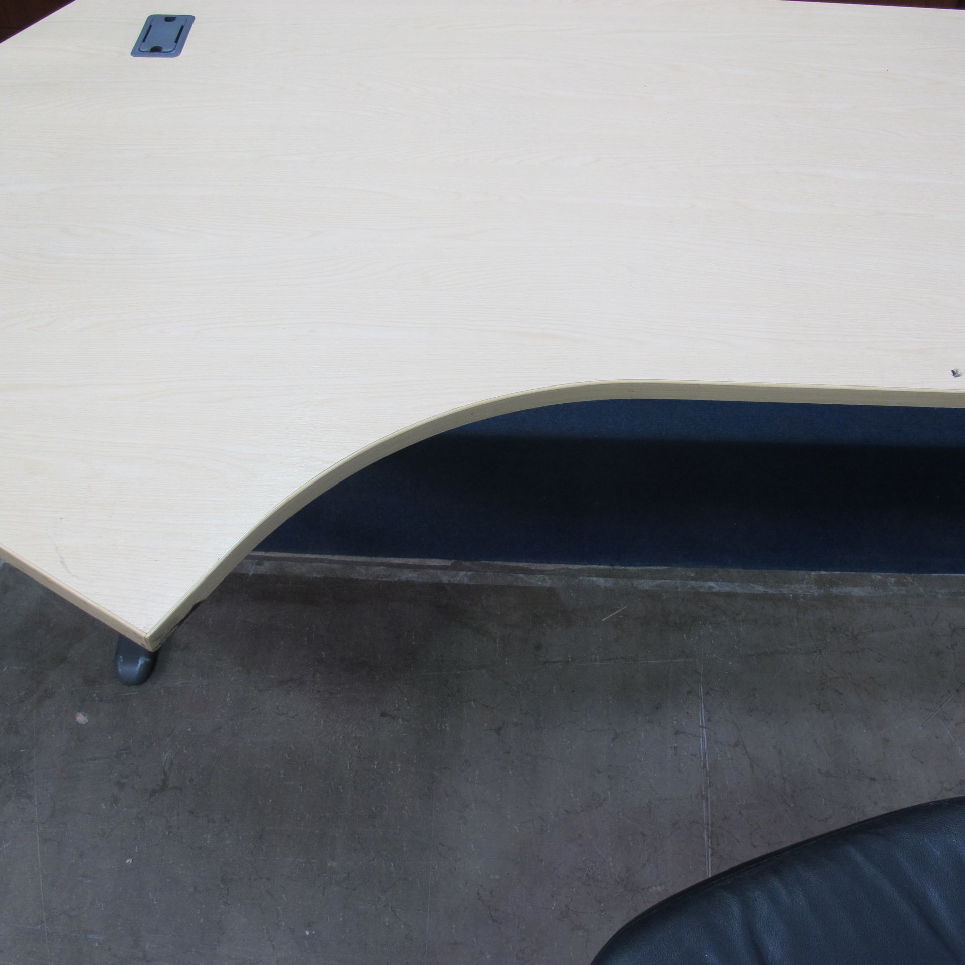 * A large angled office desk (200cm x 109cm) accompanied by a black faux leather office chair with - Image 3 of 9