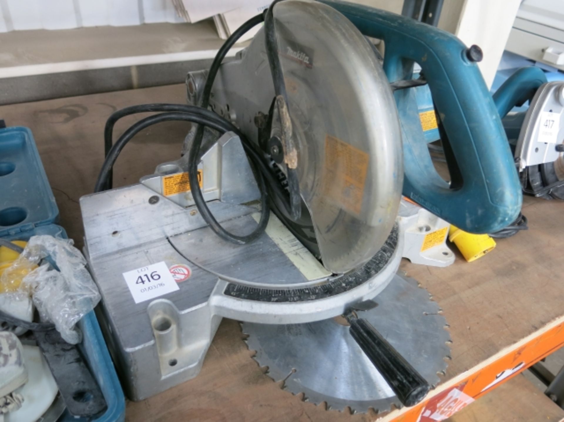 * A Makita CS1040 110V Mitre Saw