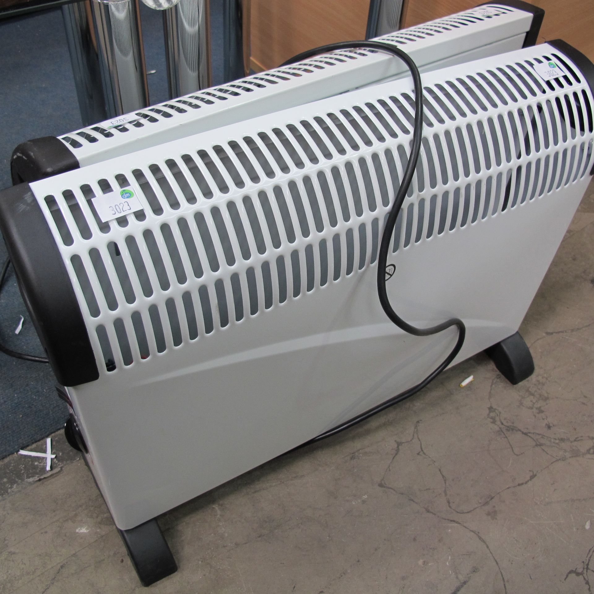 * A lot to include 2 x electric heaters and a Holmes rotating fan (approx 65cm) - Image 3 of 5