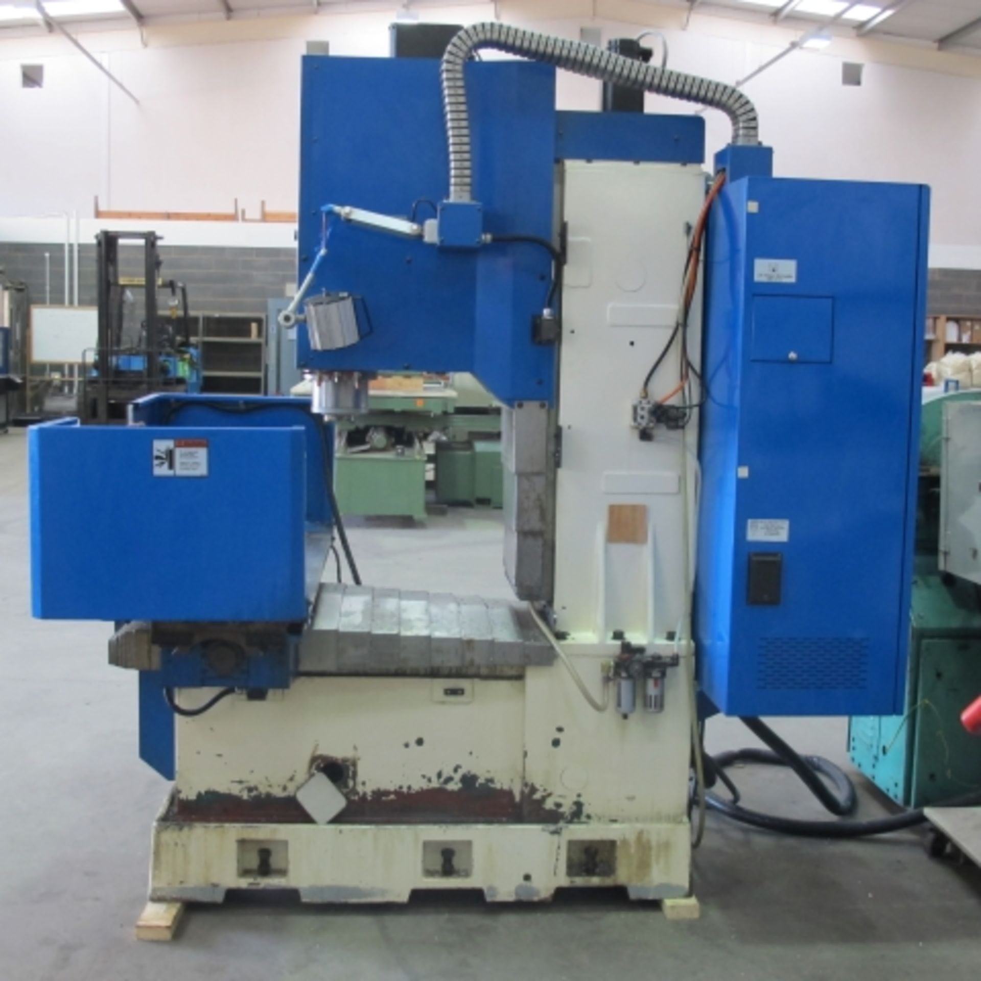 * 2002 Parkson B2VA CNC Milling Machine with Anilam 6000M Control Pedestal; 3 Phase; Serial Number - Image 2 of 12