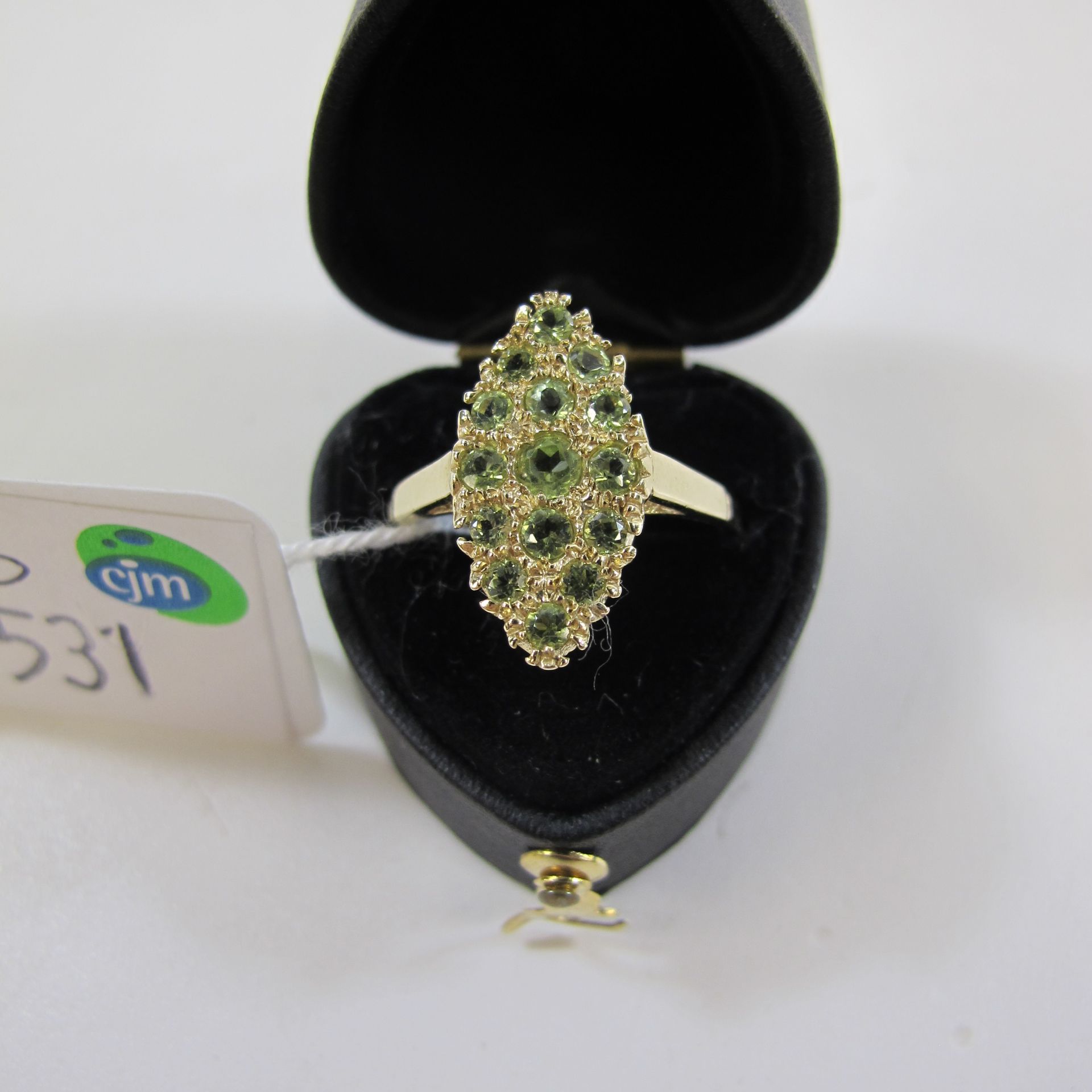 Victorian Marquise-style 9ct Gold Peridot Set Ring - size O (est £60-£120)