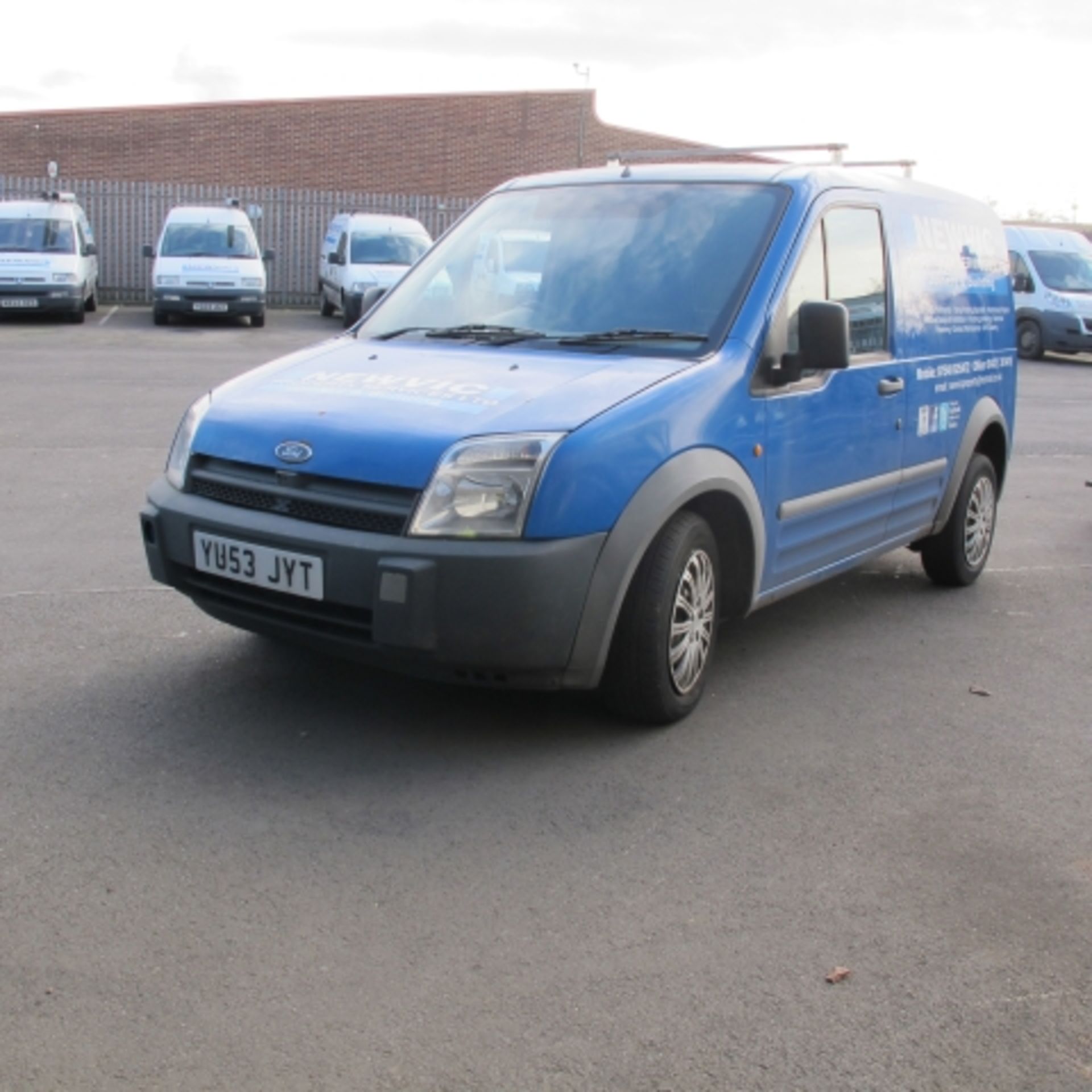 * (53) Ford Transit Connect L200 TD SWB Panel Van; diesel 1753cc; registration YU53 JYT; 144998