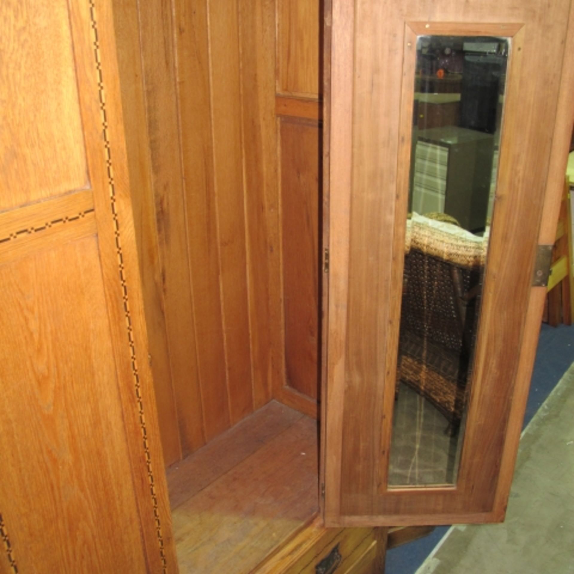 Inlaid panel wardrobe, the ¾ height wardrobe has fitted rails and hooks behind a mirrored door, - Image 4 of 5