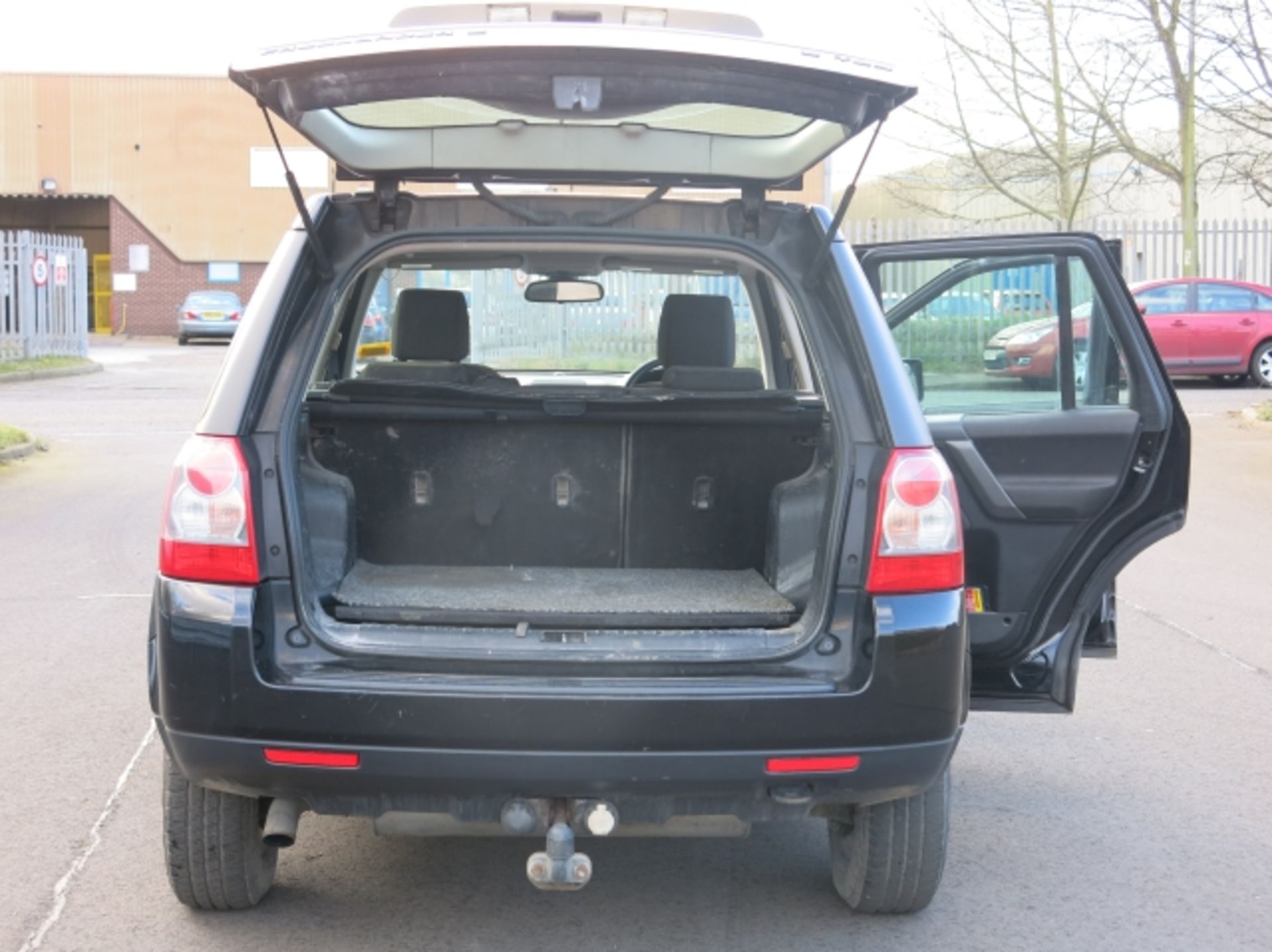 (07) Landrover Freelander 2 STD4; diesel 2179cc; registration YB07 ENH; 178795 recorded miles, - Image 11 of 16