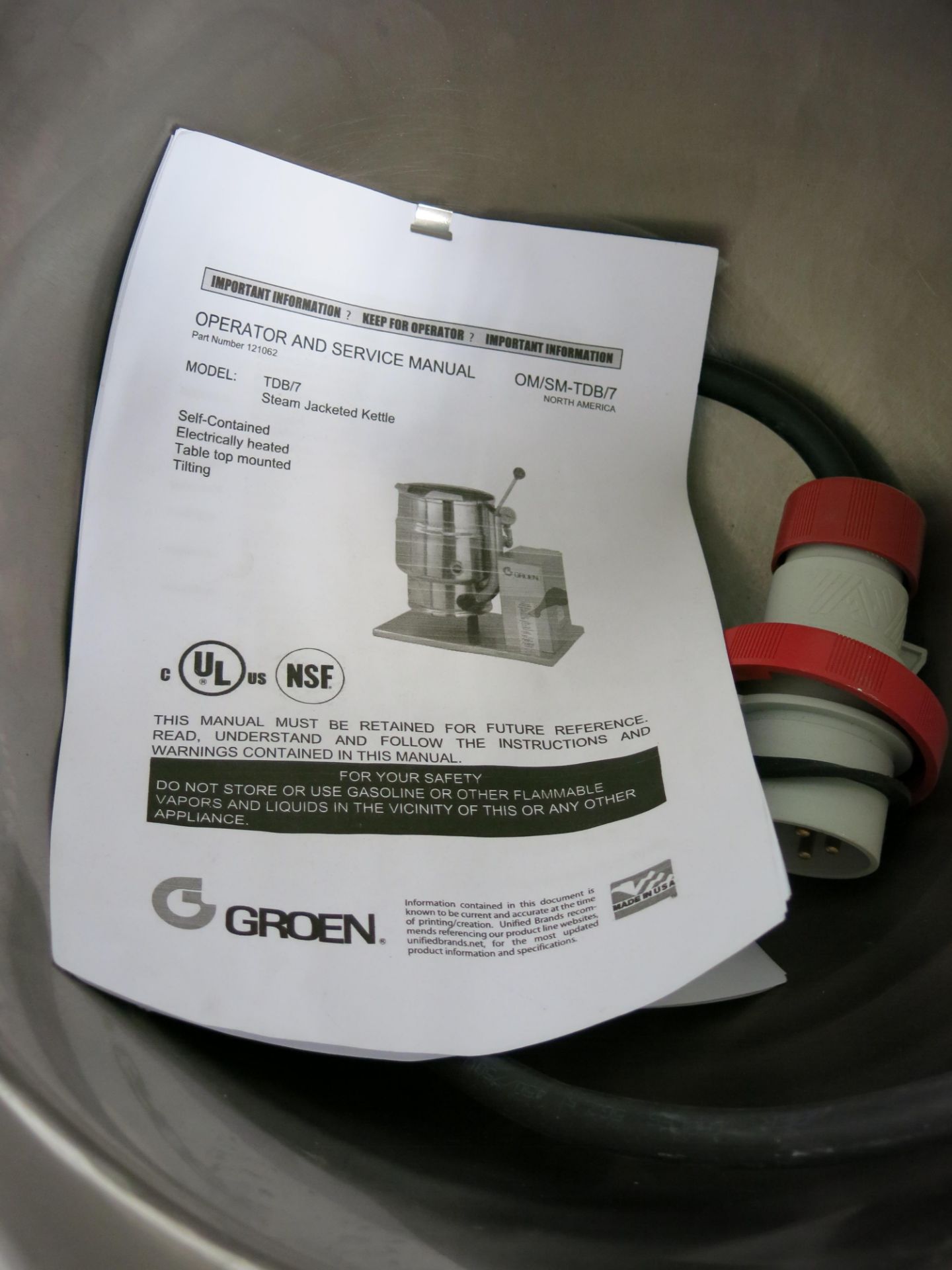 Groen TDB7 steam jacketed kettle, serial number 38761, 3 phase, year of manufacture 1995. Please - Image 3 of 3