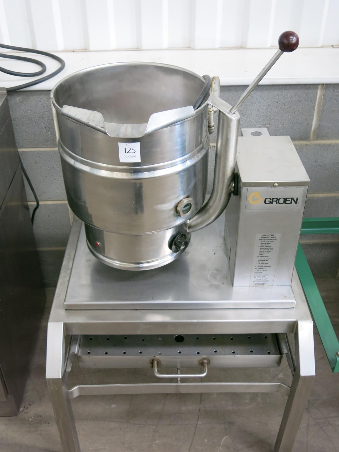 Groen TDB7 steam jacketed kettle, serial number 38761, 3 phase, year of manufacture 1995. Please - Image 2 of 3
